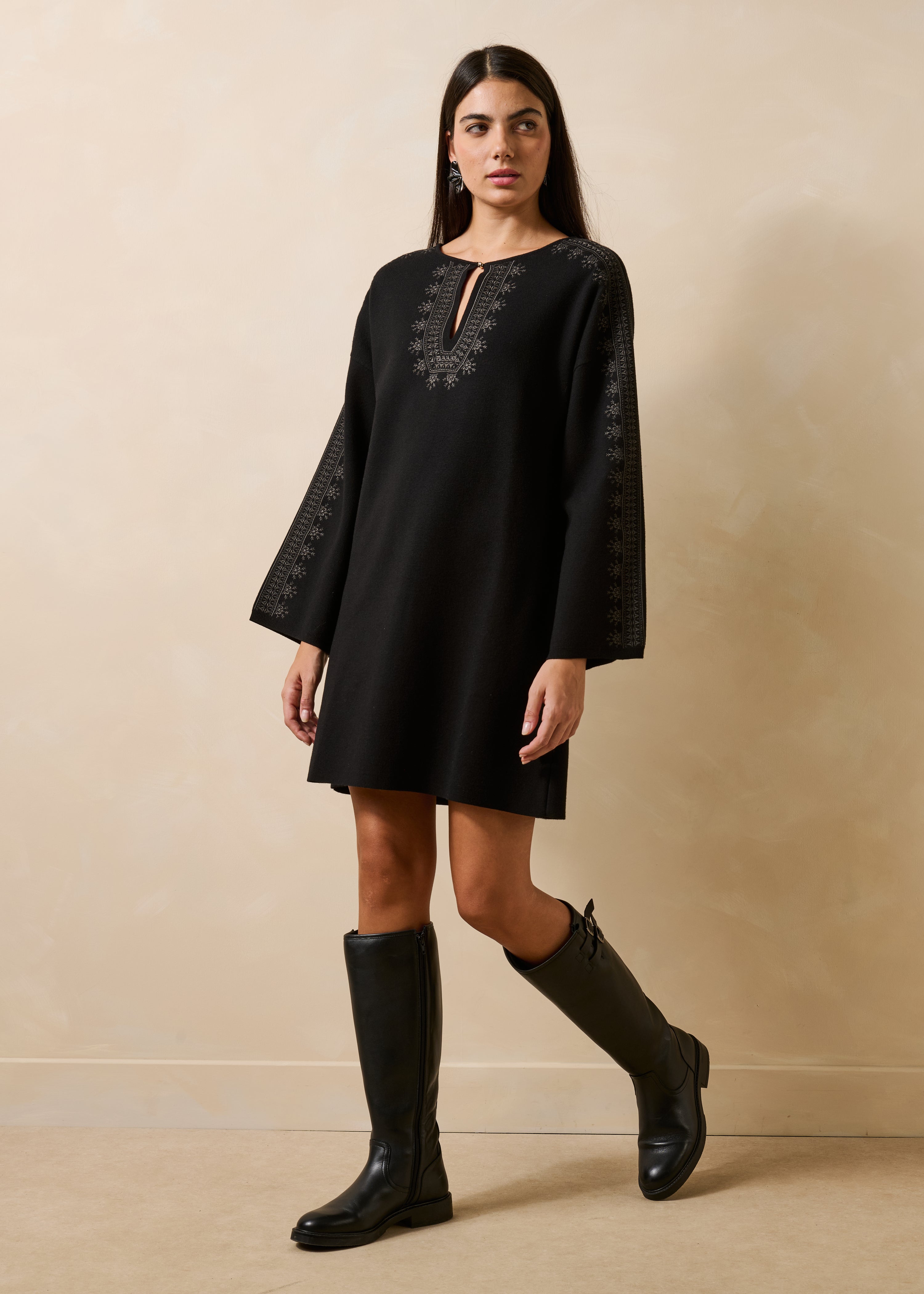 la-f-e-marabout-e-gitane-kleid-schwarz-kurz-stickerei image 1