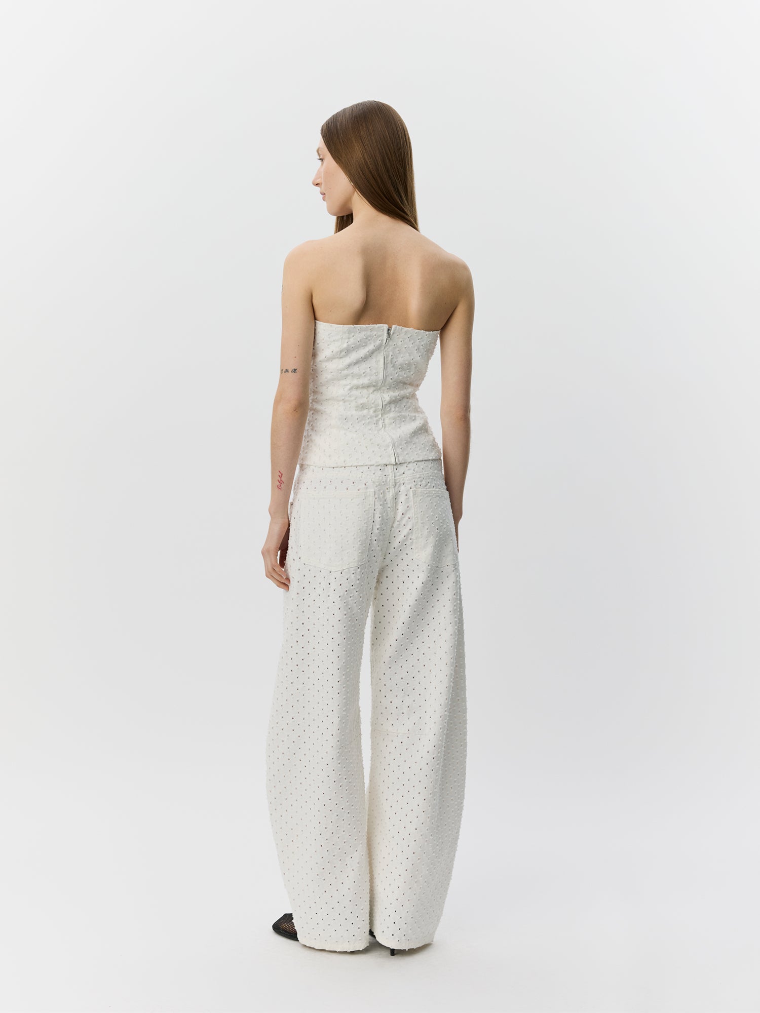 sofie-schnoor-tomarsw-s262187-jeans-off-white-ripped-barrel image 4
