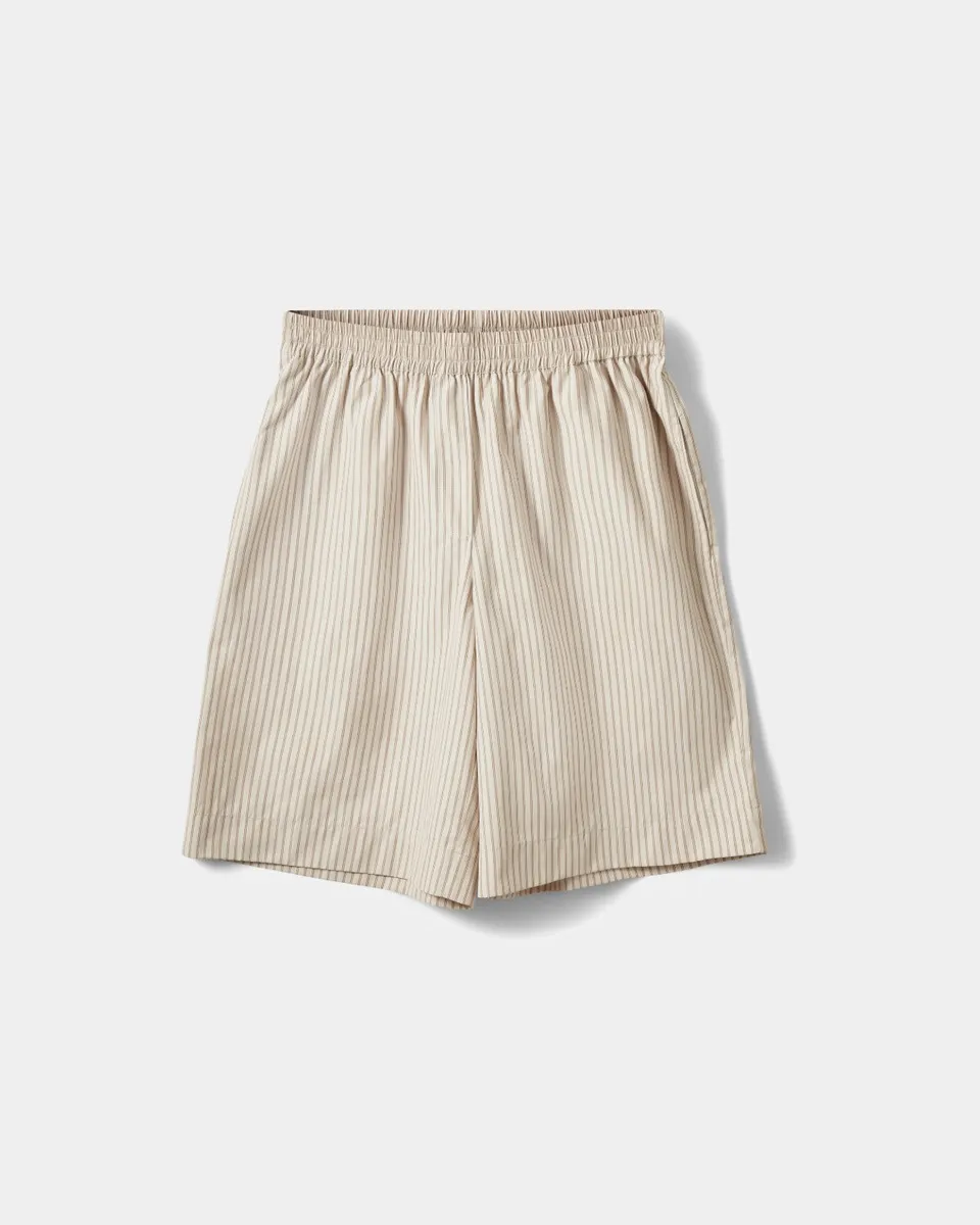 sofie-schnoor-blairsw-bermuda-shorts-off-white-schwarz image 1