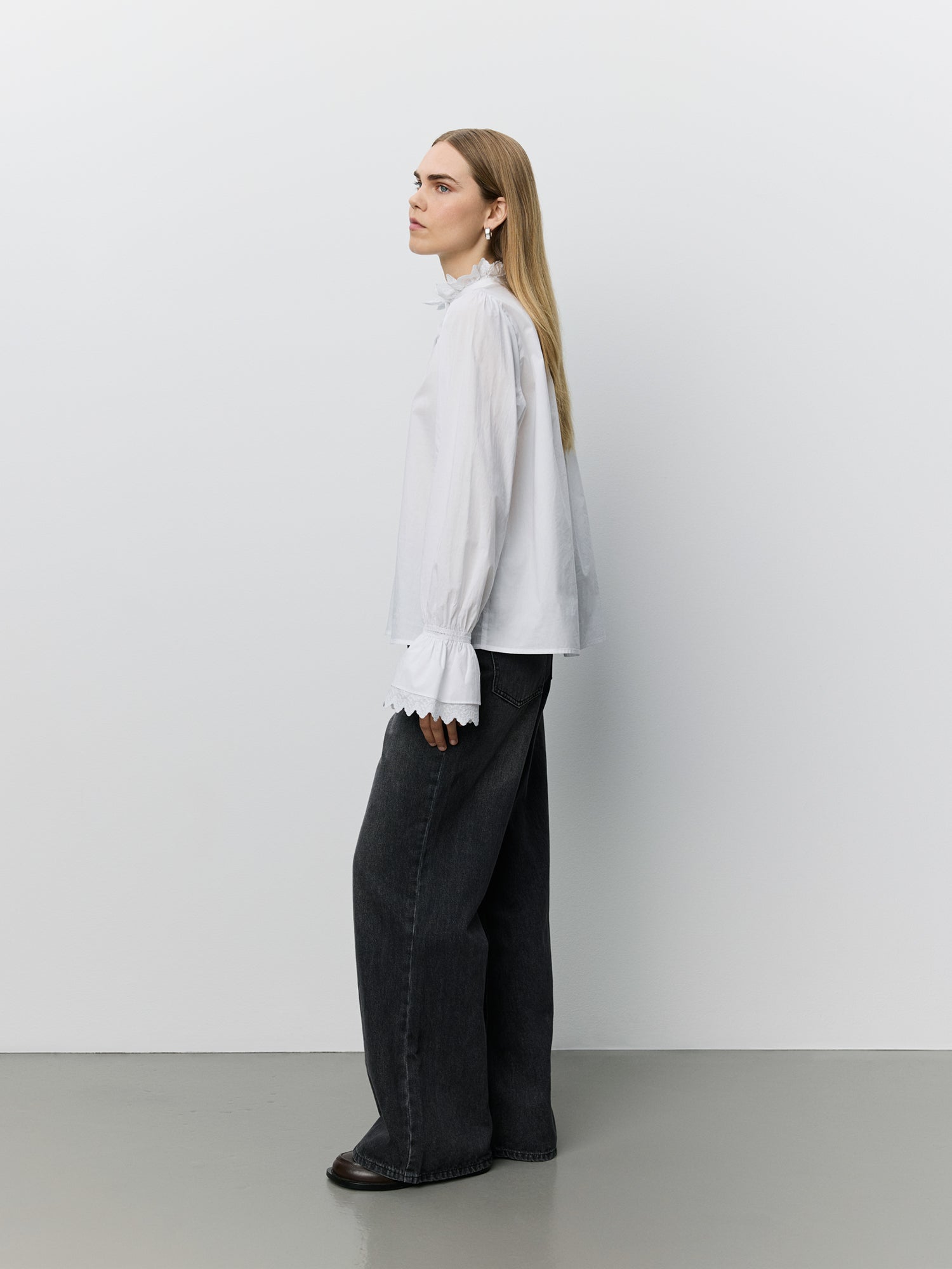 sofie-schnoor-women-serenasw-s263140-bluse-wei-stickerei image 3