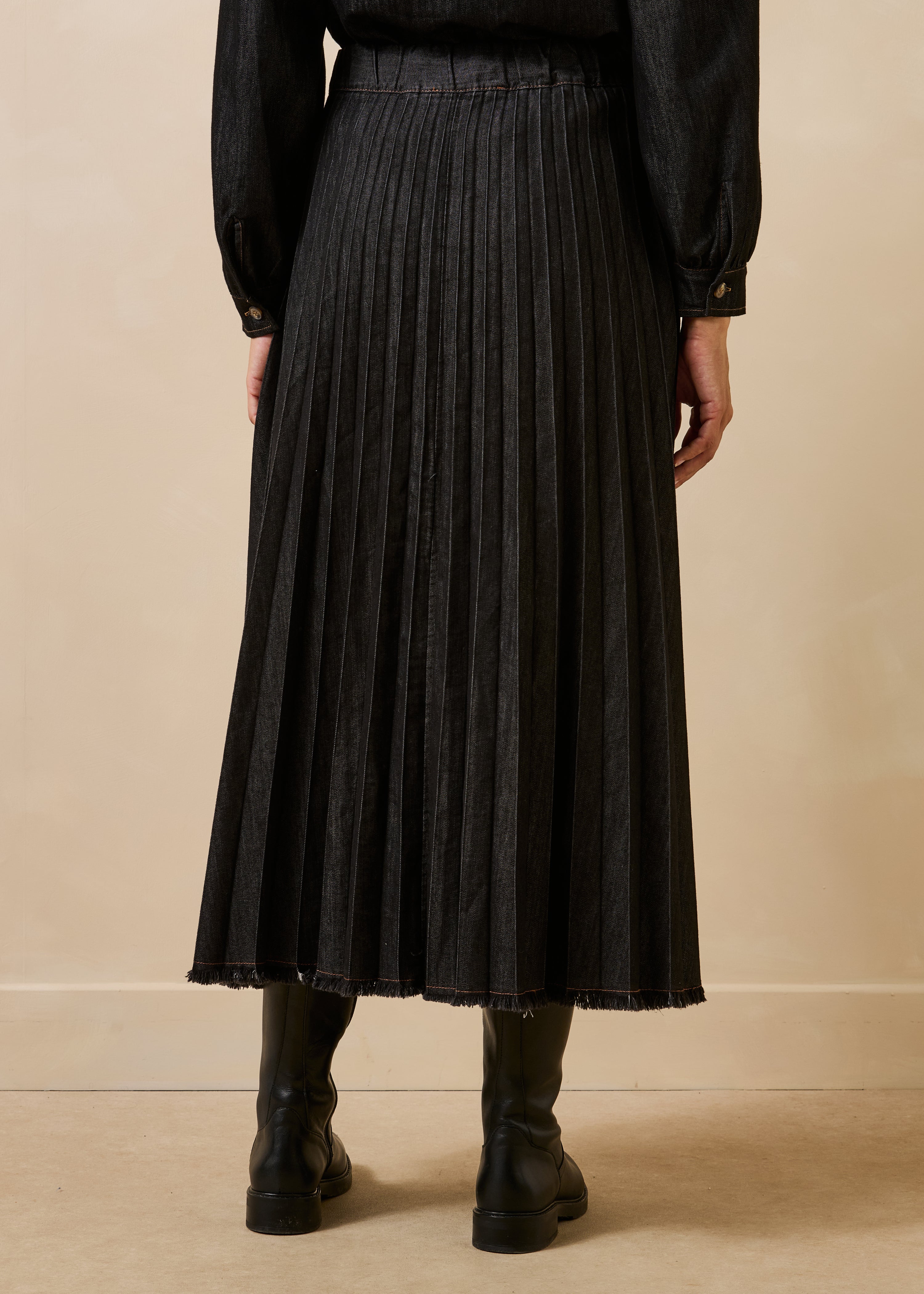 la-f-e-marabout-e-donut-rock-schwarz-denim-plissee image 3