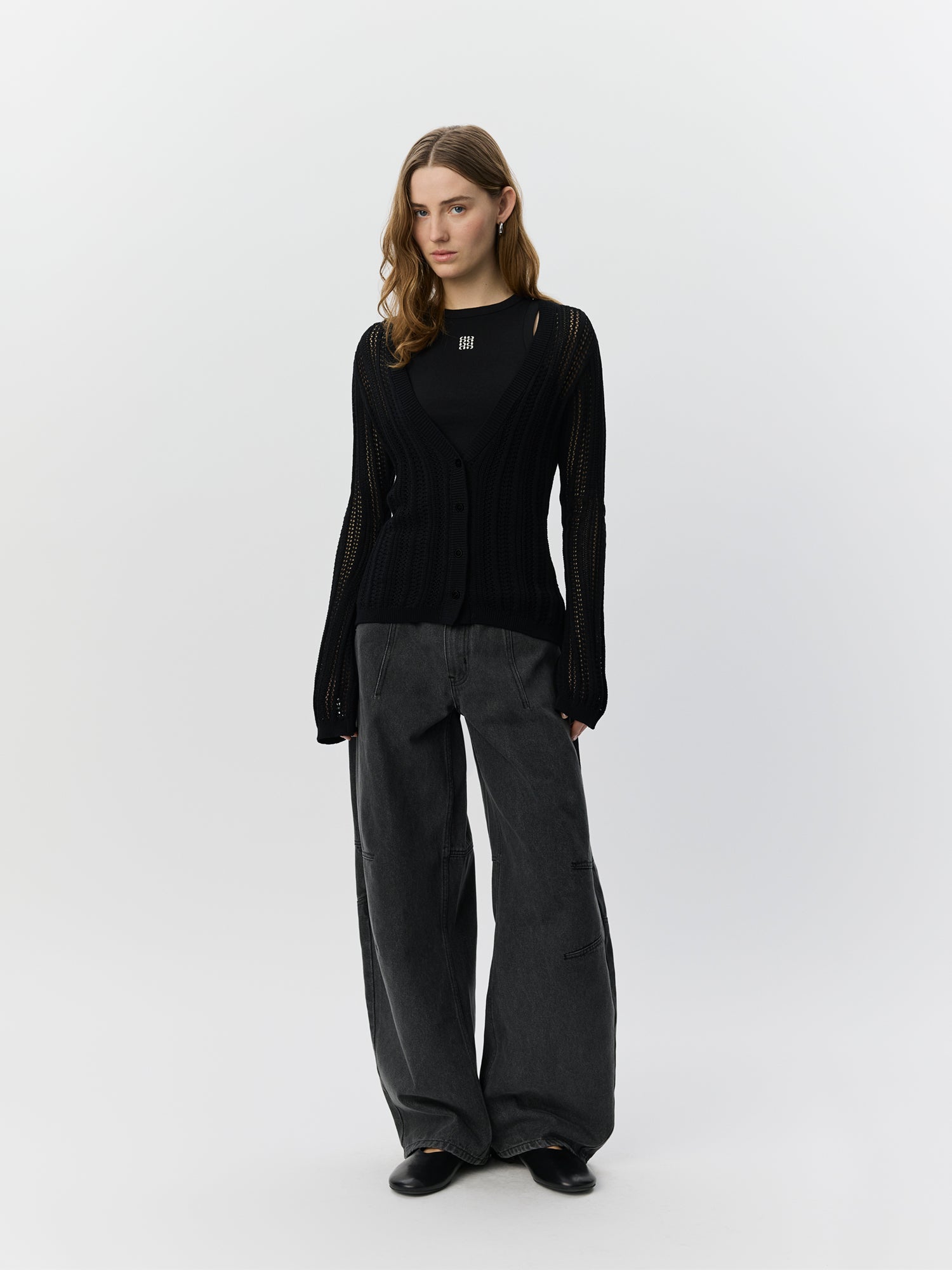 sofie-schnoor-women-ayrasw-strick-cardigan-schwarz-v-ausschnitt image 2