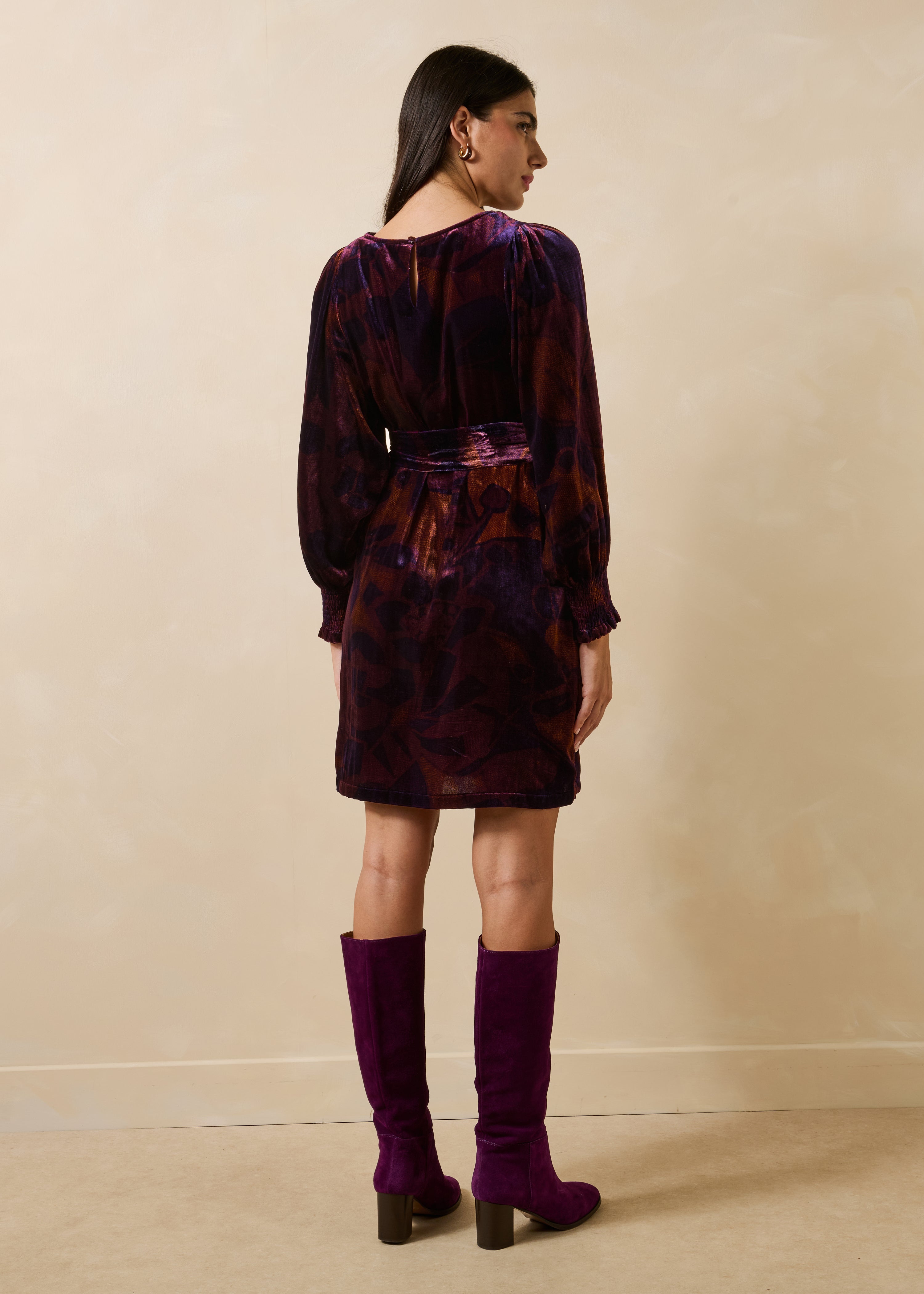 la-f-e-marabout-e-etna-kleid-lila-velours-floral-langarm image 3