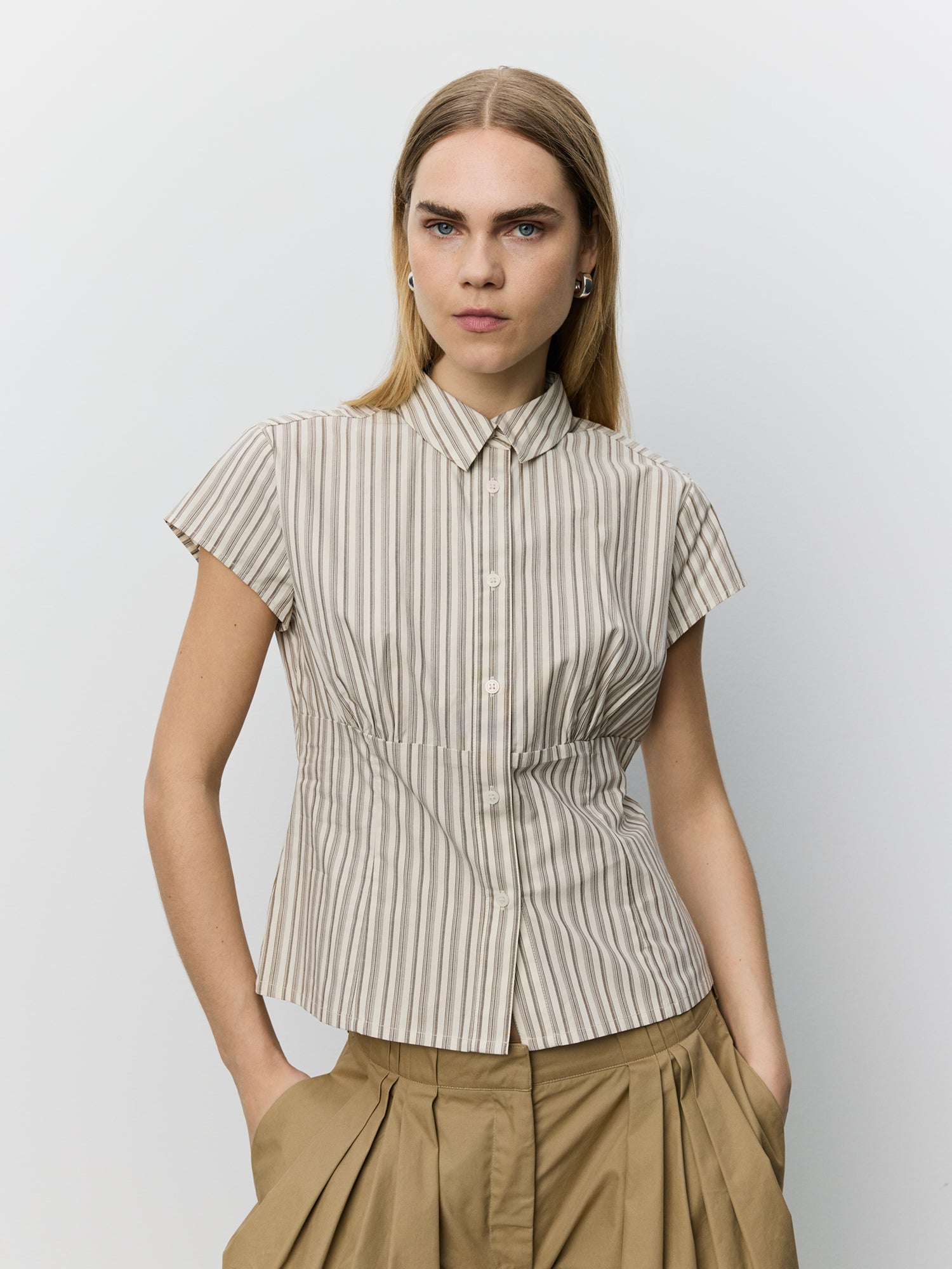 sofie-schnoor-women-lilyansw-shirt-bluse-hellbraun-baumwolle image 5