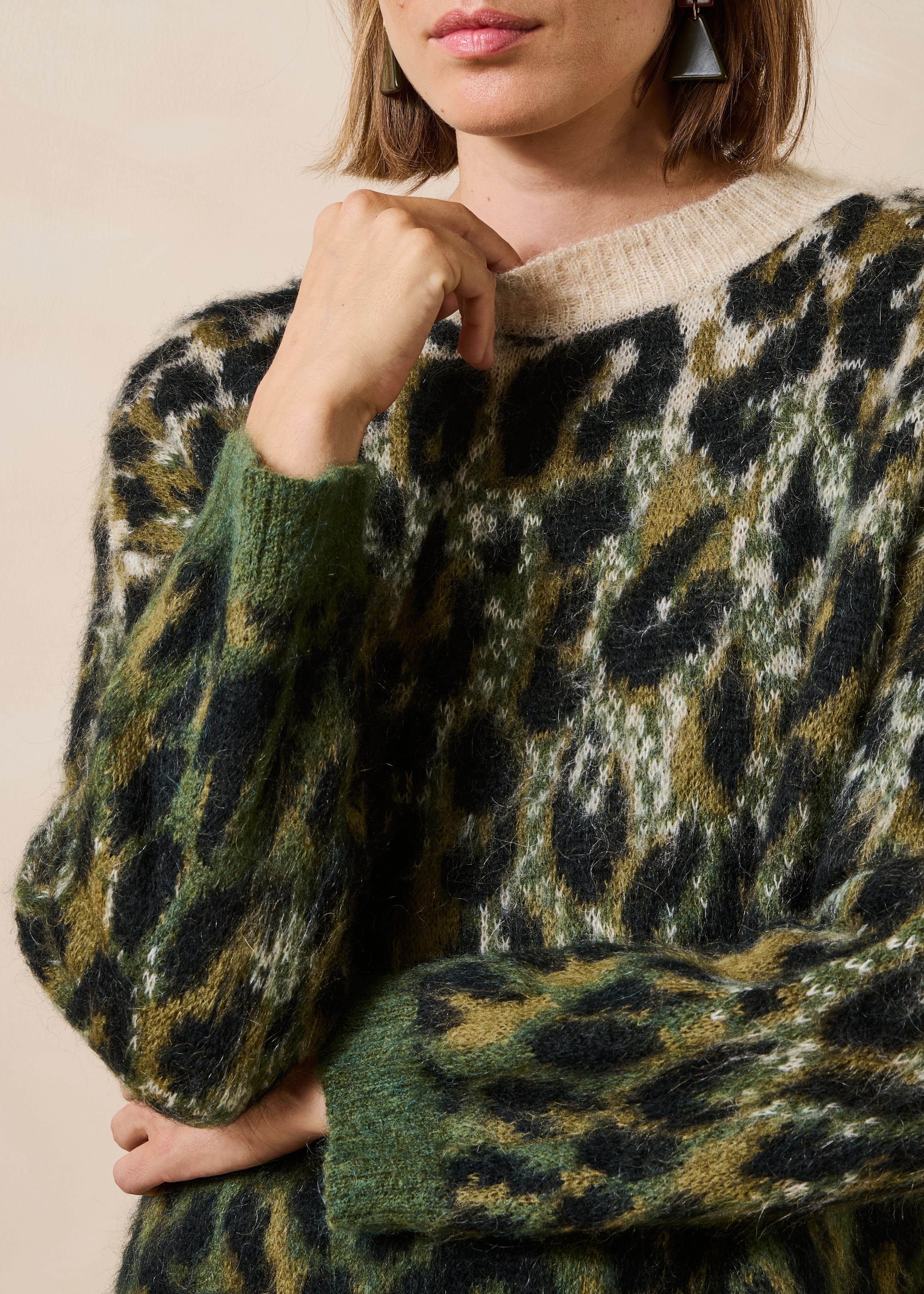 la-f-e-marabout-e-graou-pullover-khaki-animal-oversize image 5