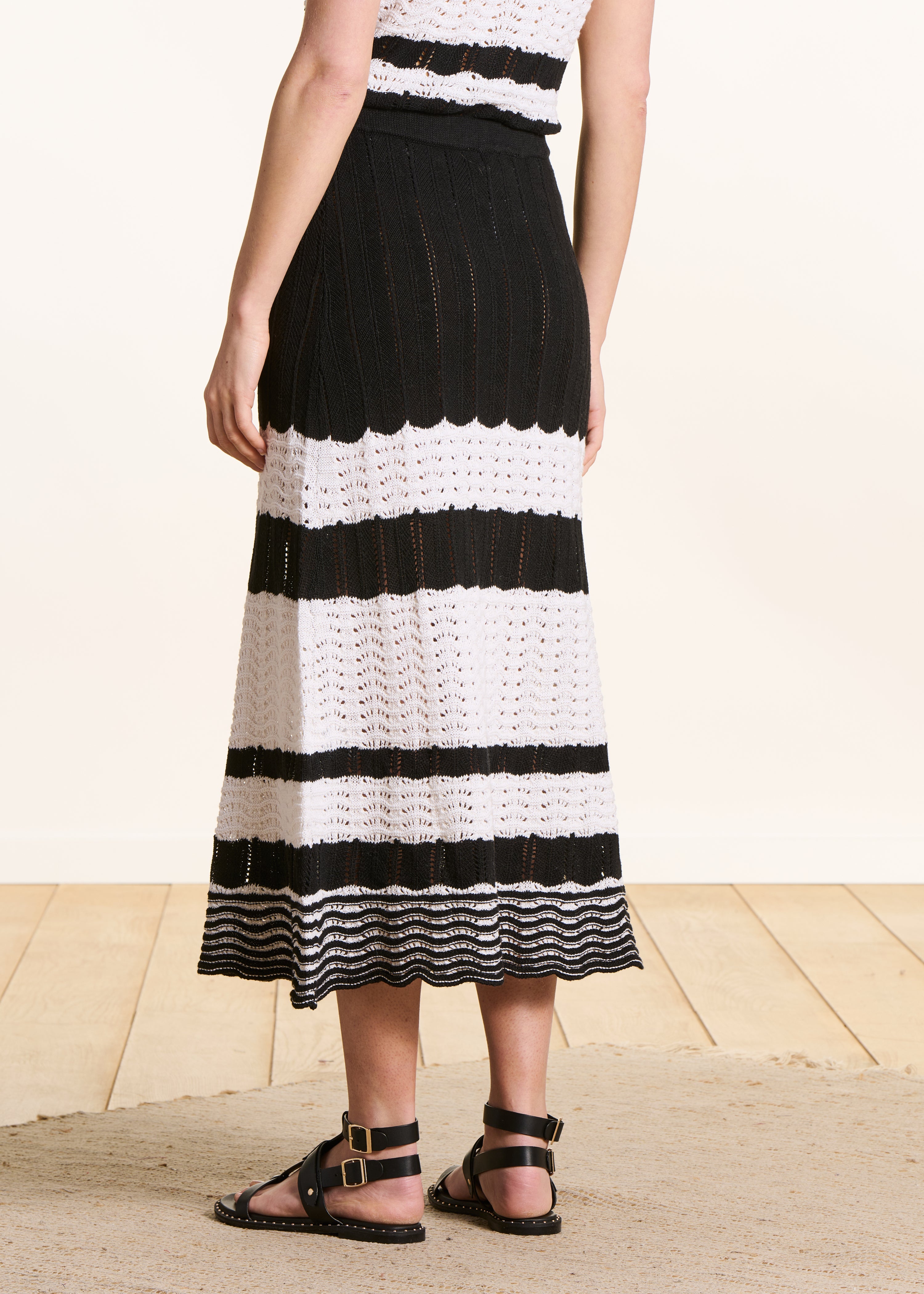 la-f-e-marabout-e-jupes-shorts-midirock-gestreift-ecru-noir image 3