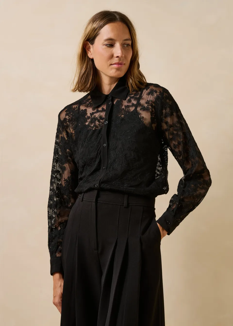 la-f-e-marabout-e-pepa-bluse-schwarz-viskose-spitze image 1