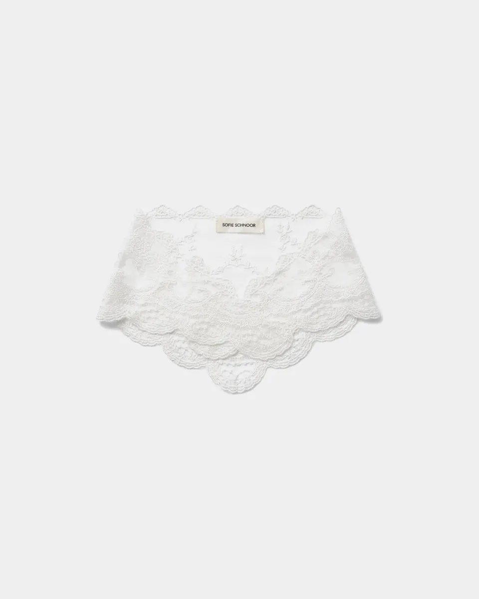 sofie-schnoor-women-zelie-scarf-schal-off-white-spitze image 1