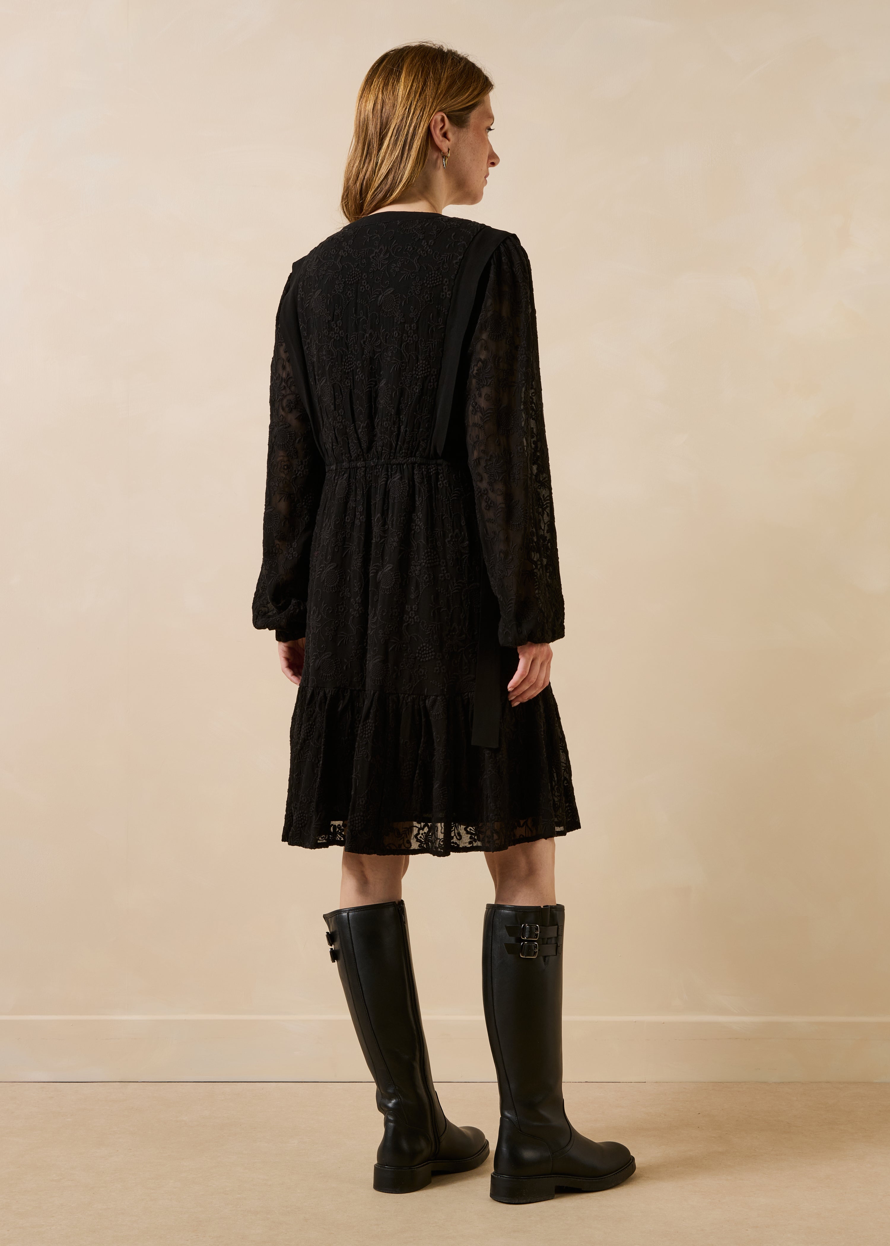 la-f-e-marabout-e-goa-kleid-schwarz-bestickt-bindeg-rtel image 2
