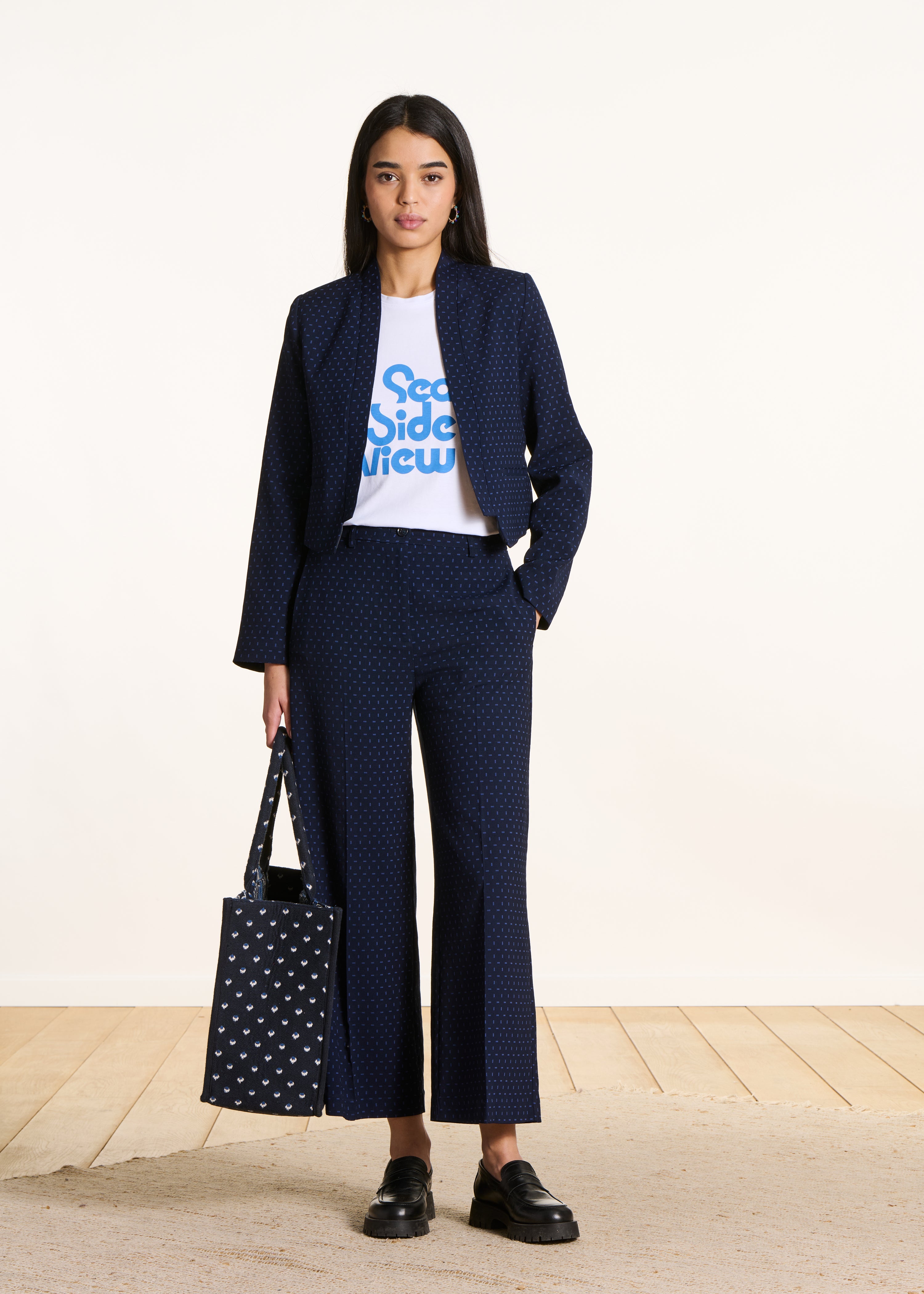 la-f-e-marabout-e-jacke-kurz-jacquard-blau-gef-ttert image 2