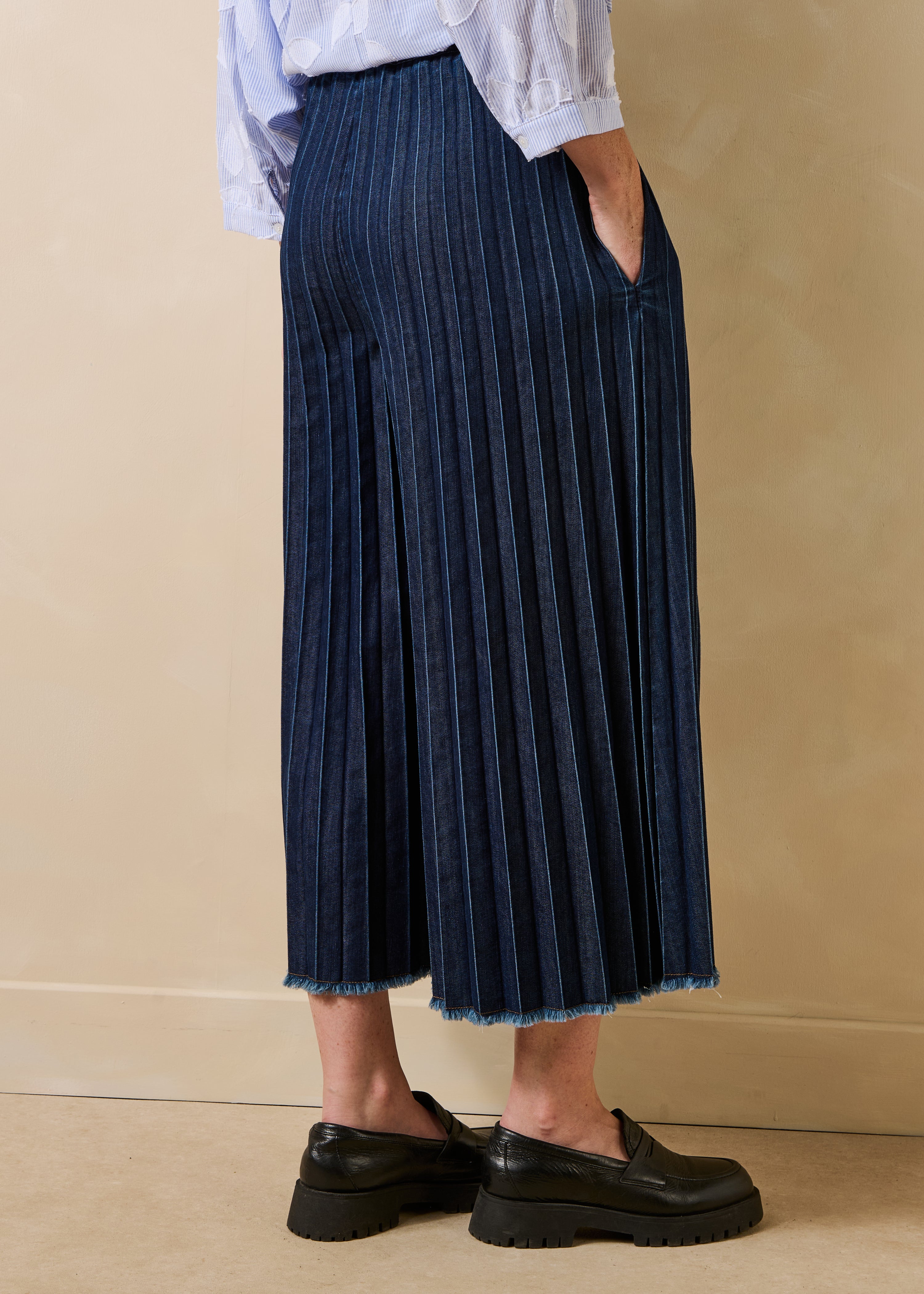 la-f-e-marabout-e-damaso-jeans-blau-denim-plissee-culotte image 3