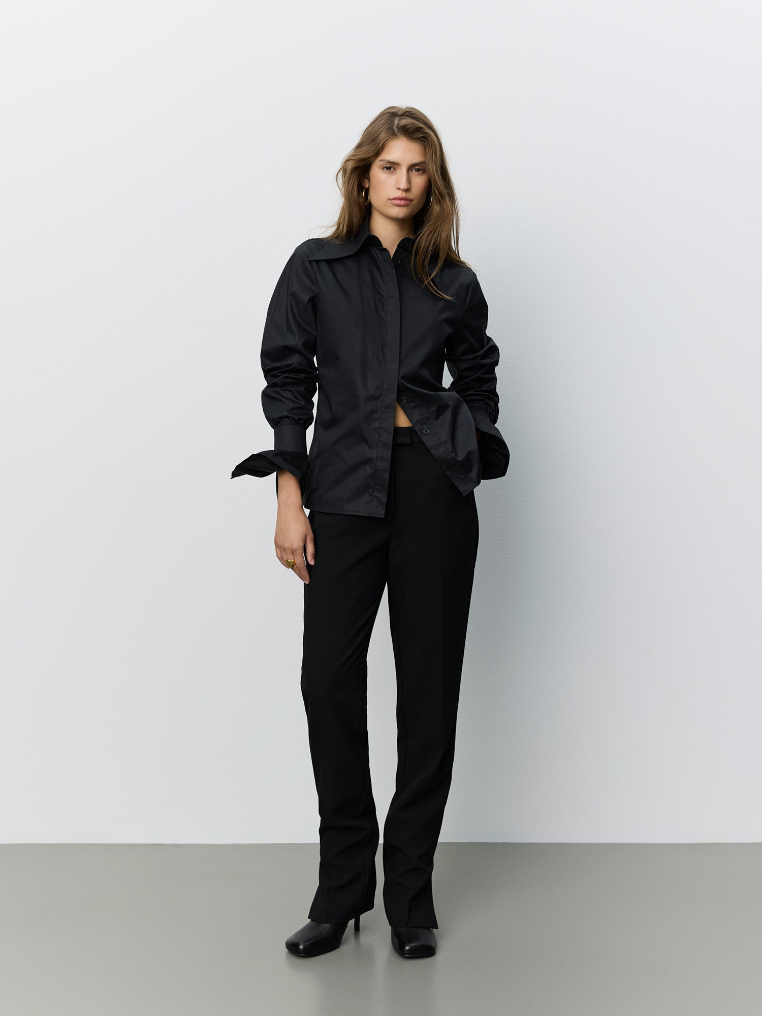 sofie-schnoor-women-luminasw-hose-slim-fit-schwarz image 2