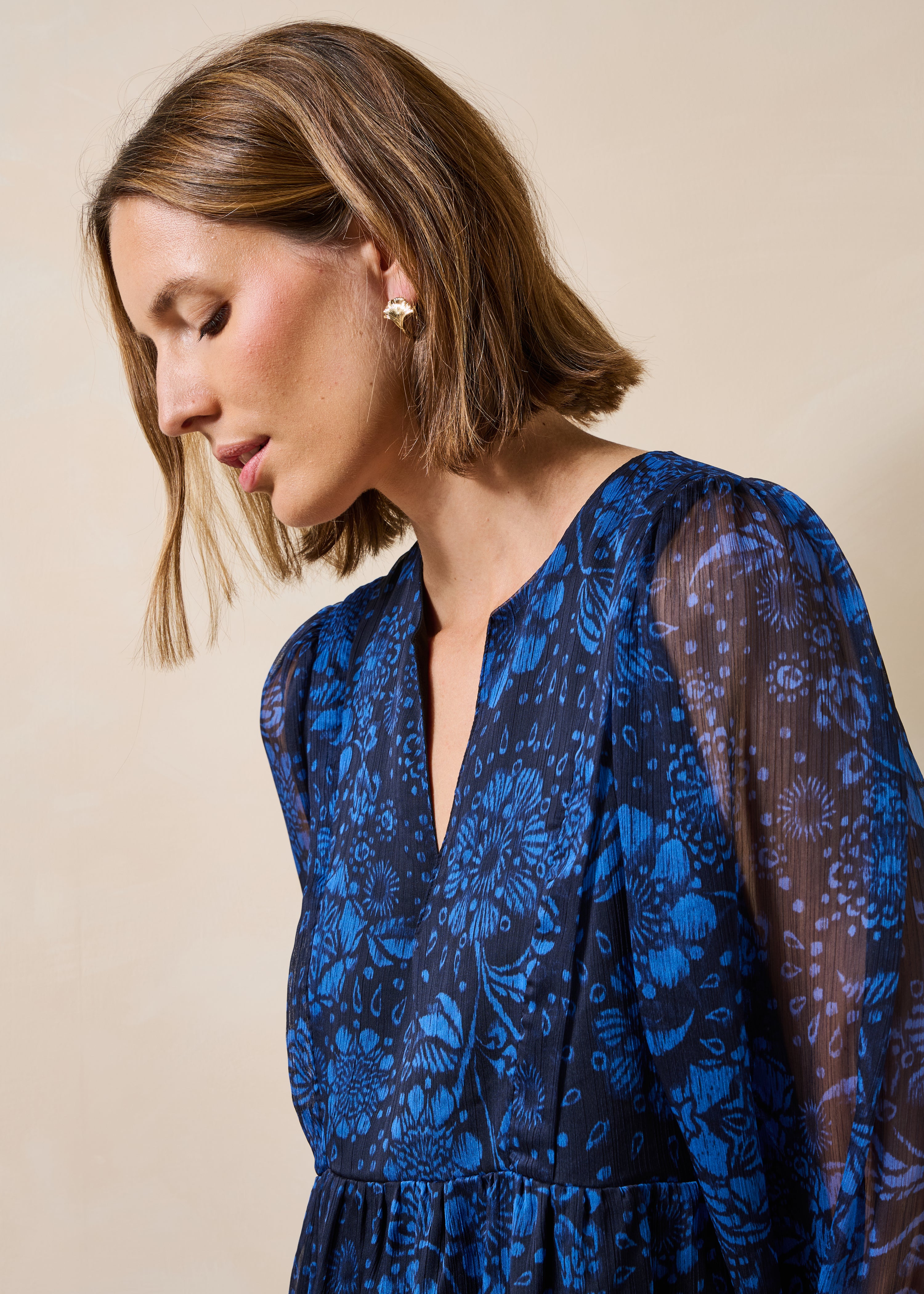 la-f-e-marabout-e-tasa-kleid-blau-floral-kurz image 4