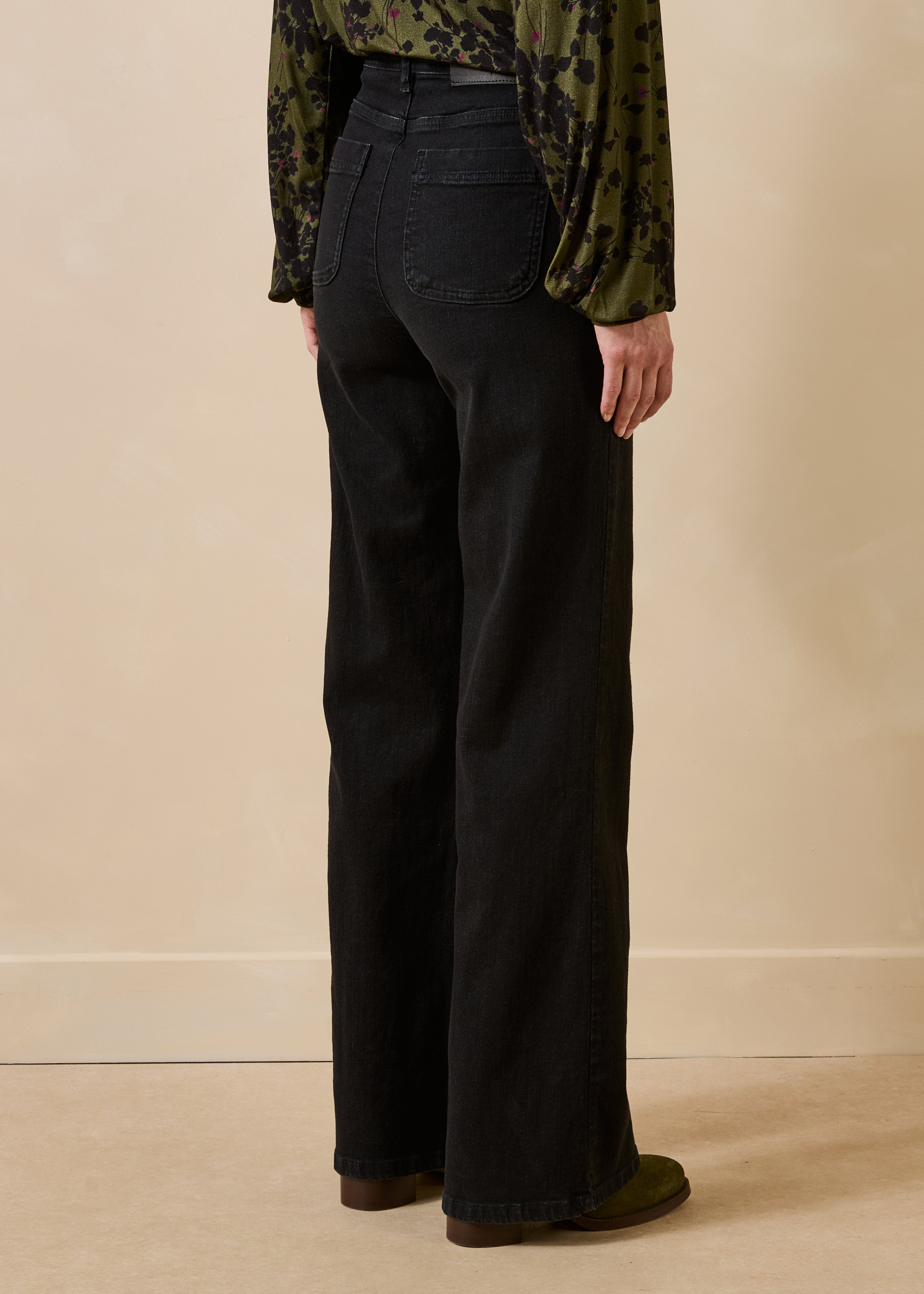 la-f-e-marabout-e-ekou-jeans-bootcut-schwarz-bio image 3