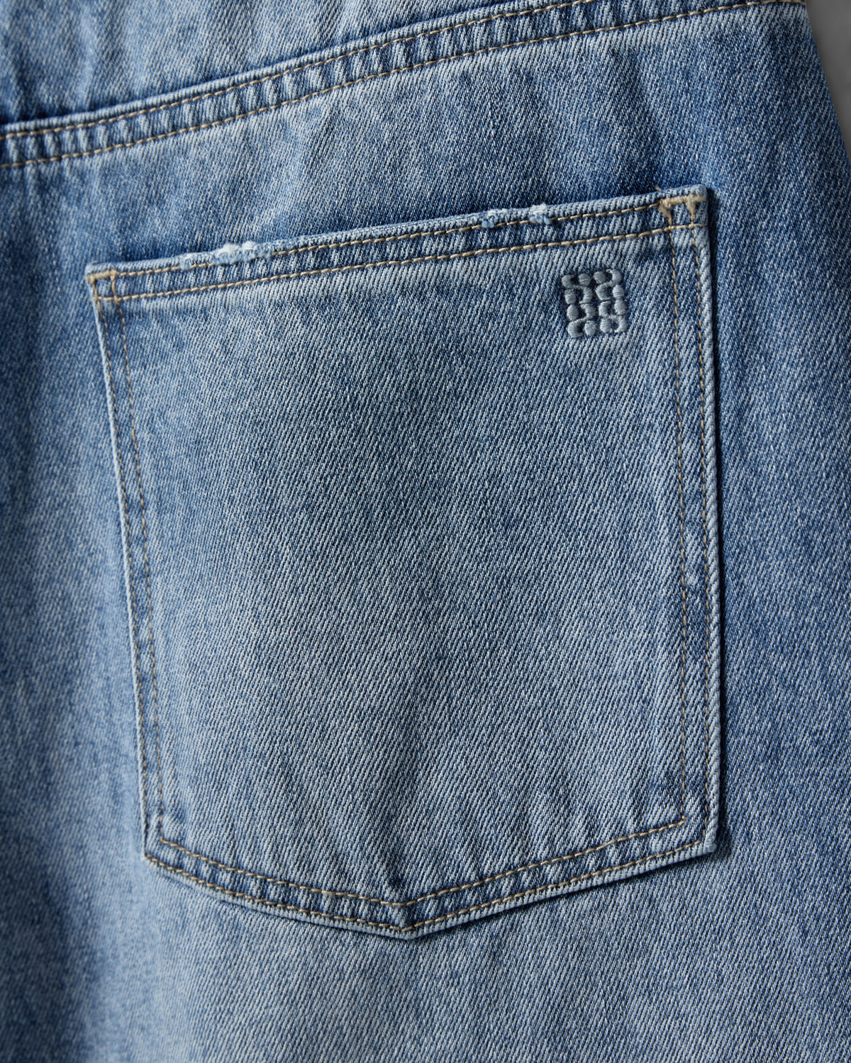 sofie-schnoor-women-stokesw-shorts-denim-blue-oversized image 6