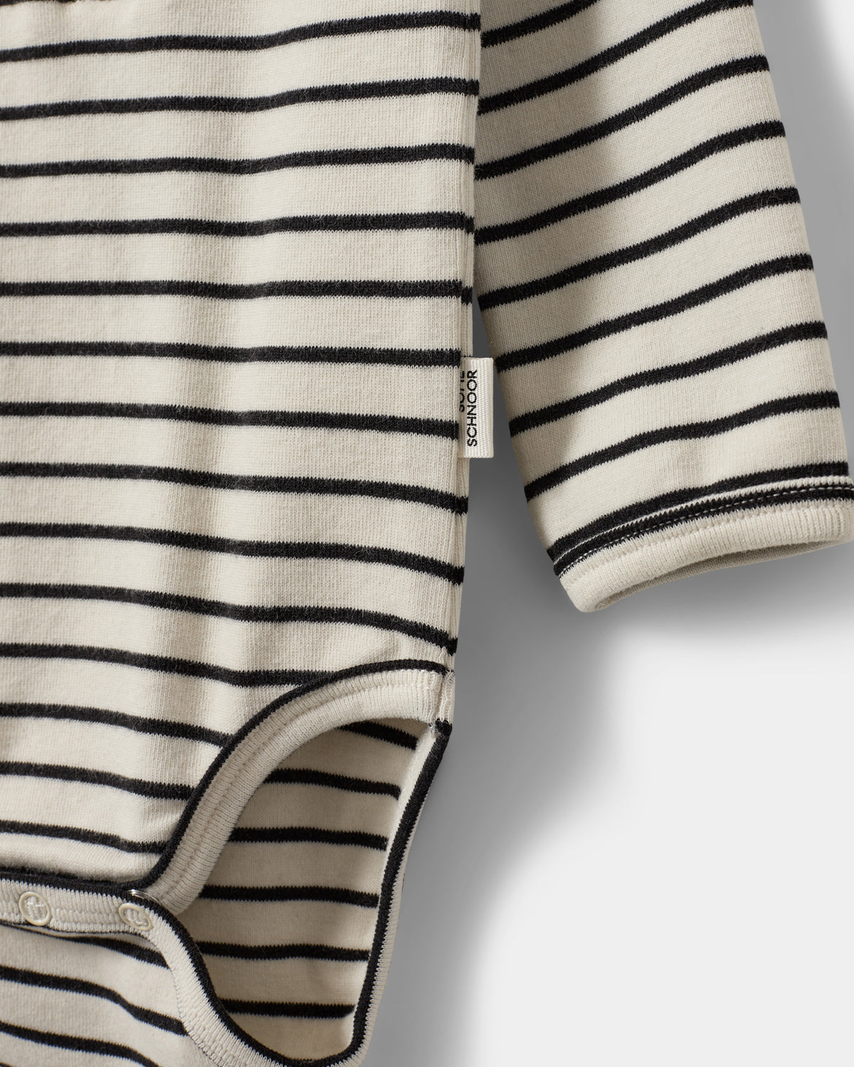 sofie-schnoor-baby-samuelsb-p251109-body-schwarz-gestreift image 3