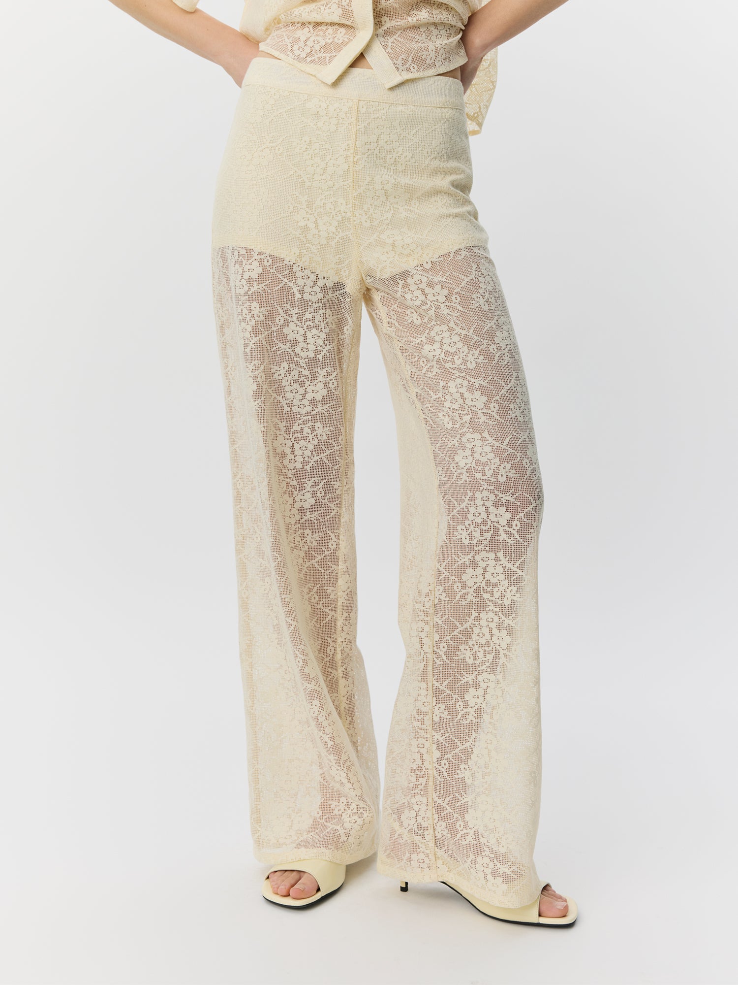 sofie-schnoor-ivysw-hose-cremewei-h-kelspitze image 5