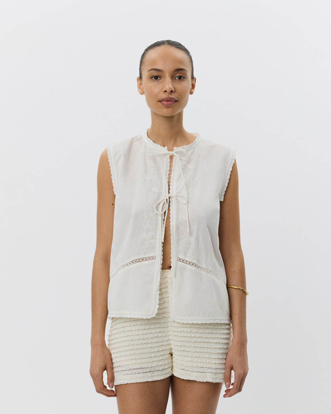 sofie-schnoor-women-acaciasw-top-offwhite-stickerei image 5