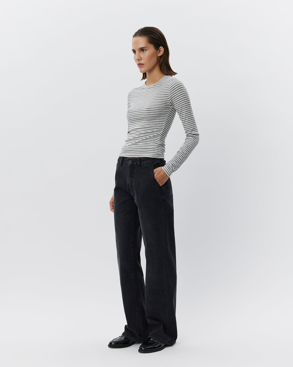 sofie-schnoor-women-luccasw-jeans-washed-black-regular image 4
