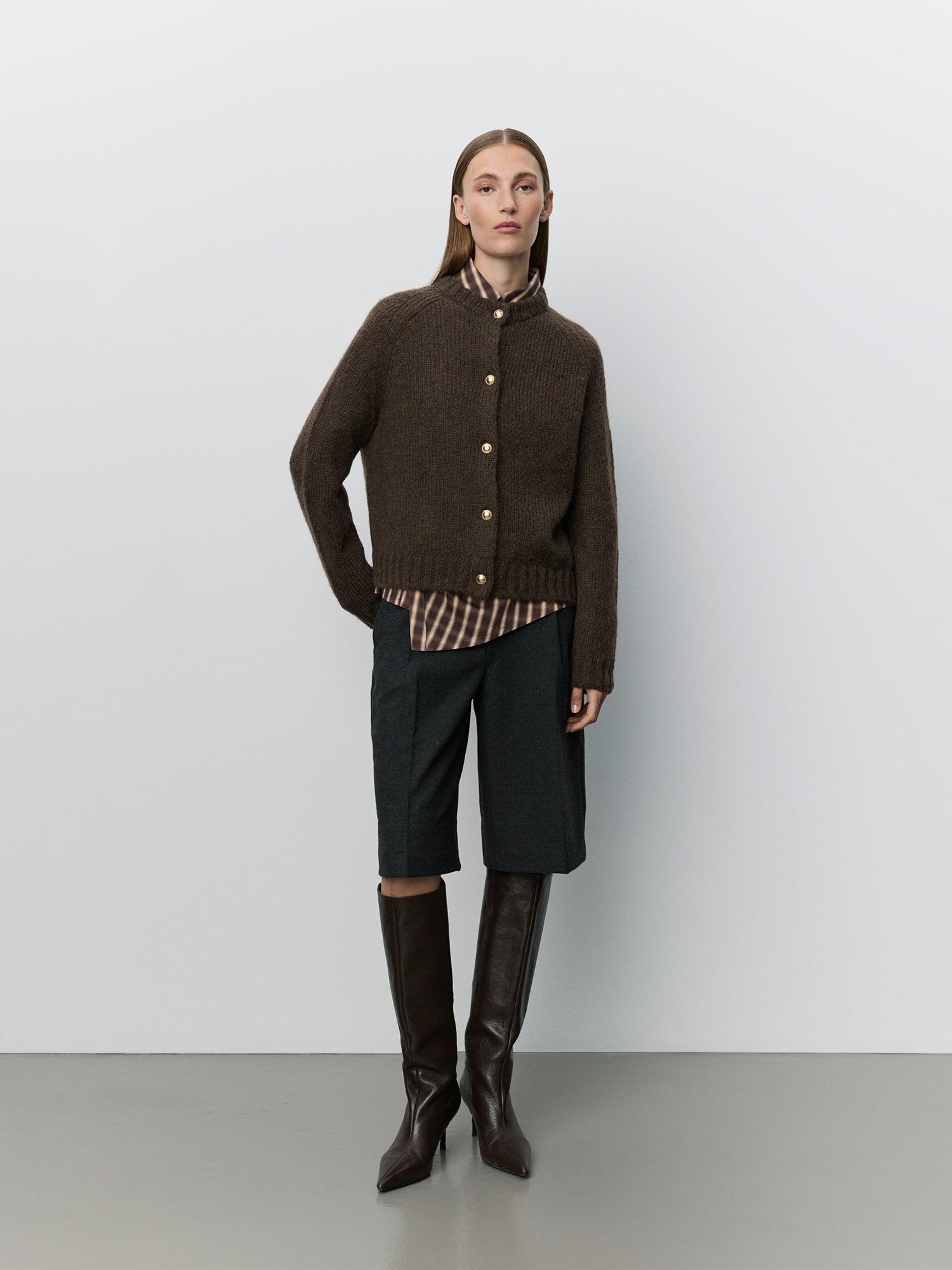 sofie-schnoor-women-selmasw-strickcardigan-dunkelbraun-kidmohair image 2