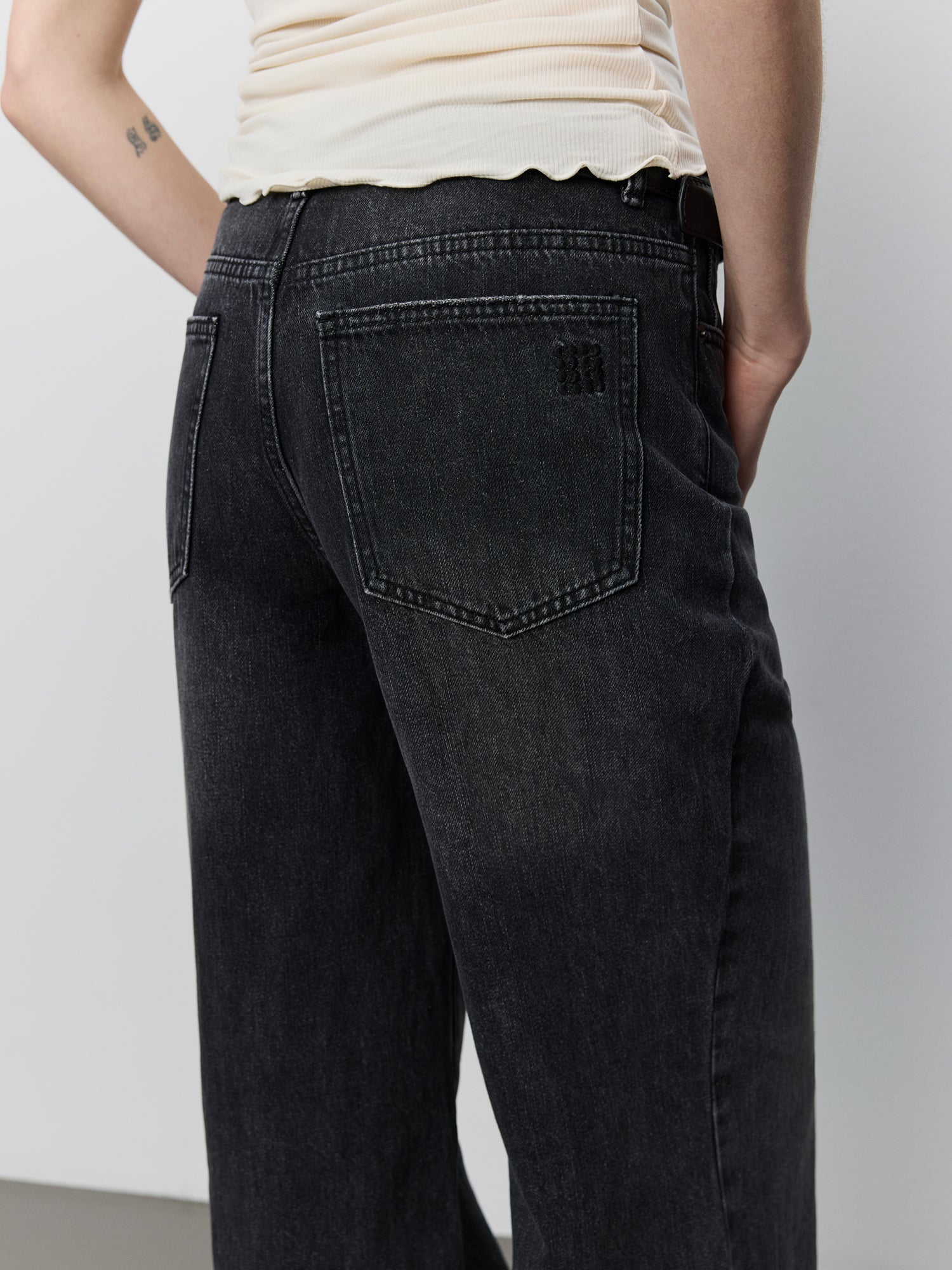sofie-schnoor-women-napolisw-high-waist-jeans-washed-black image 5