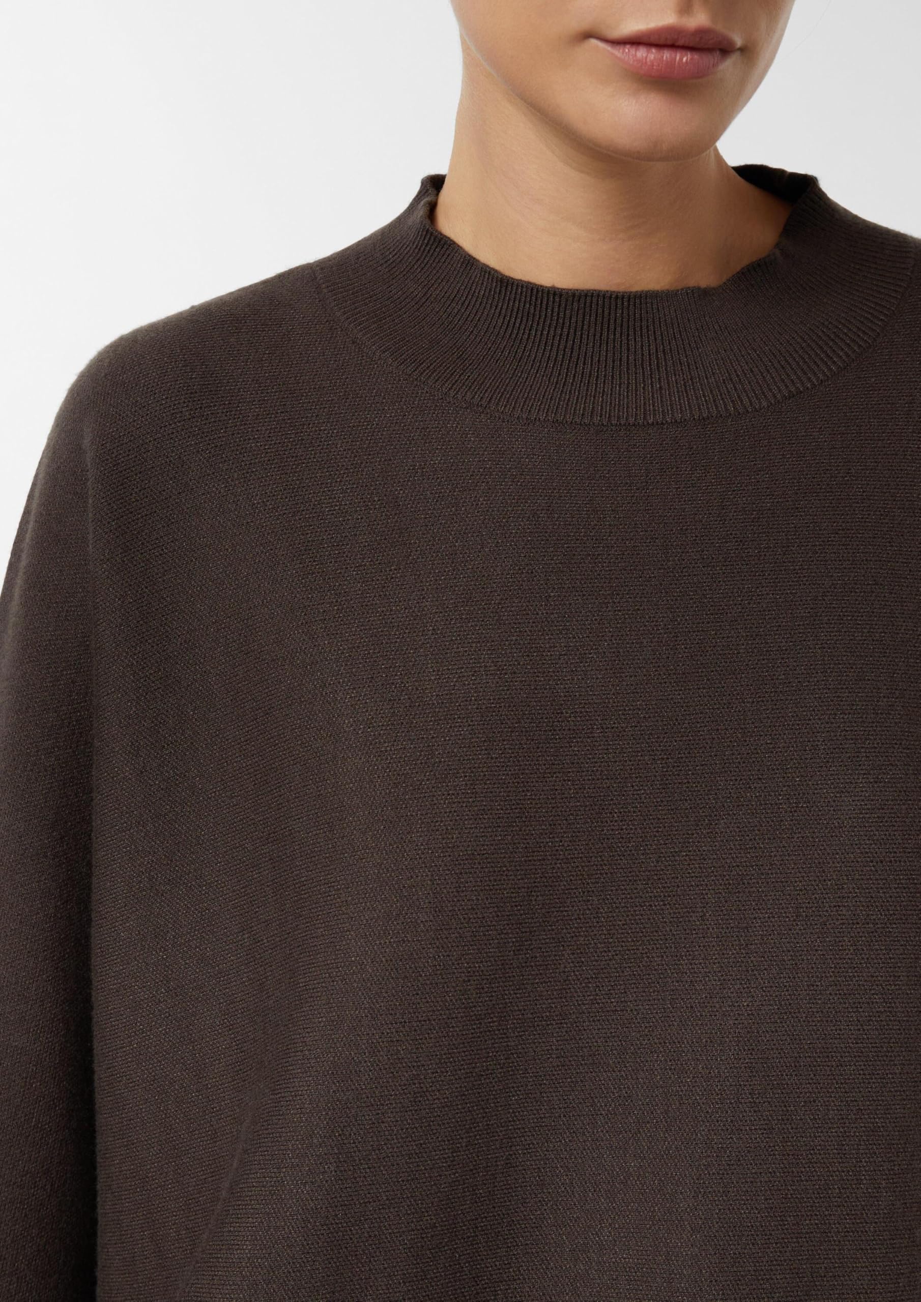 comma-ponchos-poncho-damen-berwurf-elegant image 5