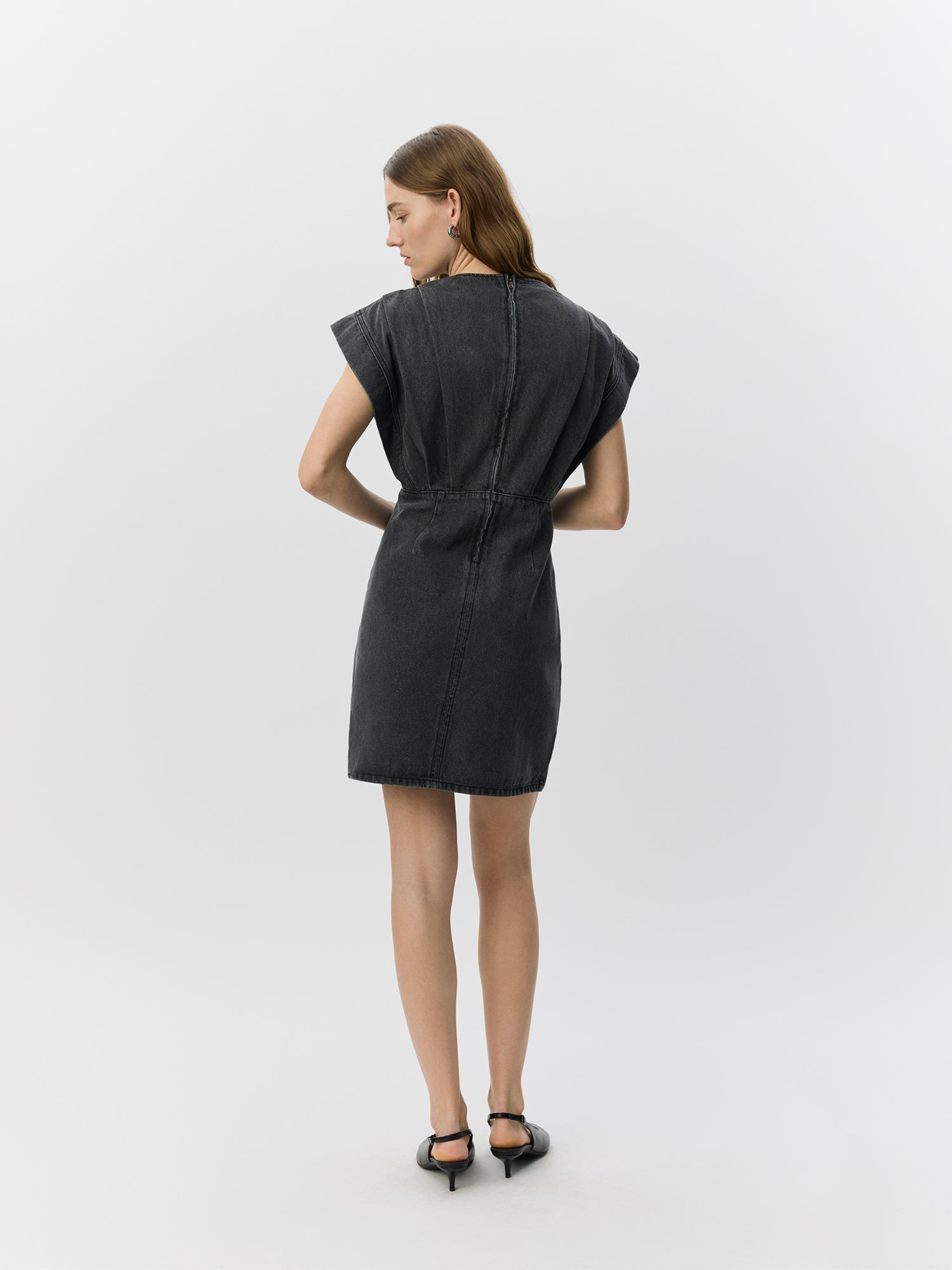 sofie-schnoor-women-enyasw-midi-denim-kleid-schwarz image 4