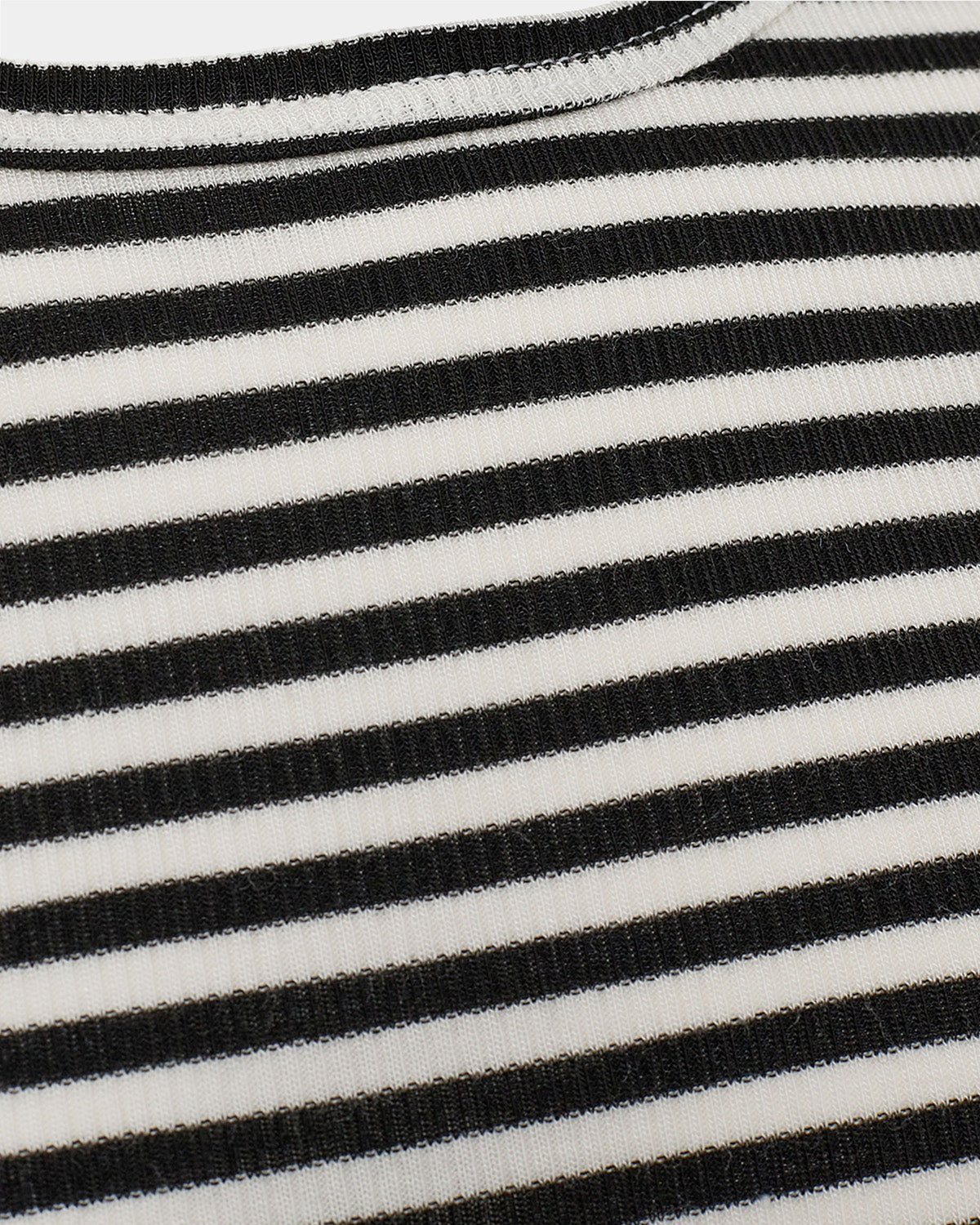 sofie-schnoor-young-petriciasy-t-shirt-schwarz-gestreift image 3
