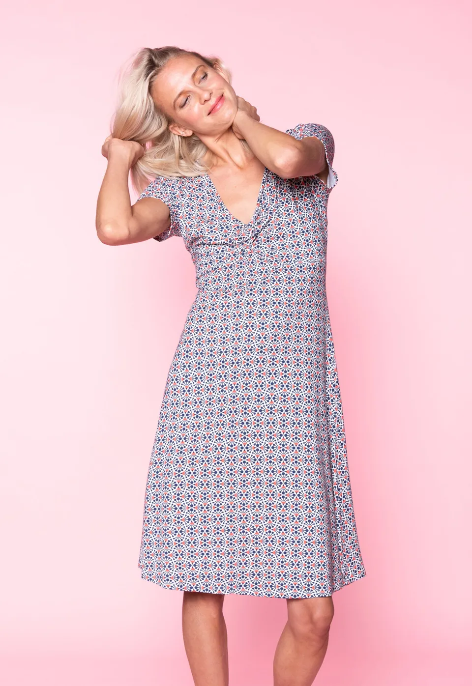 moshiki-s26-dress-v1-kurzarmkleid-bubble-fern-m-viskose image 1