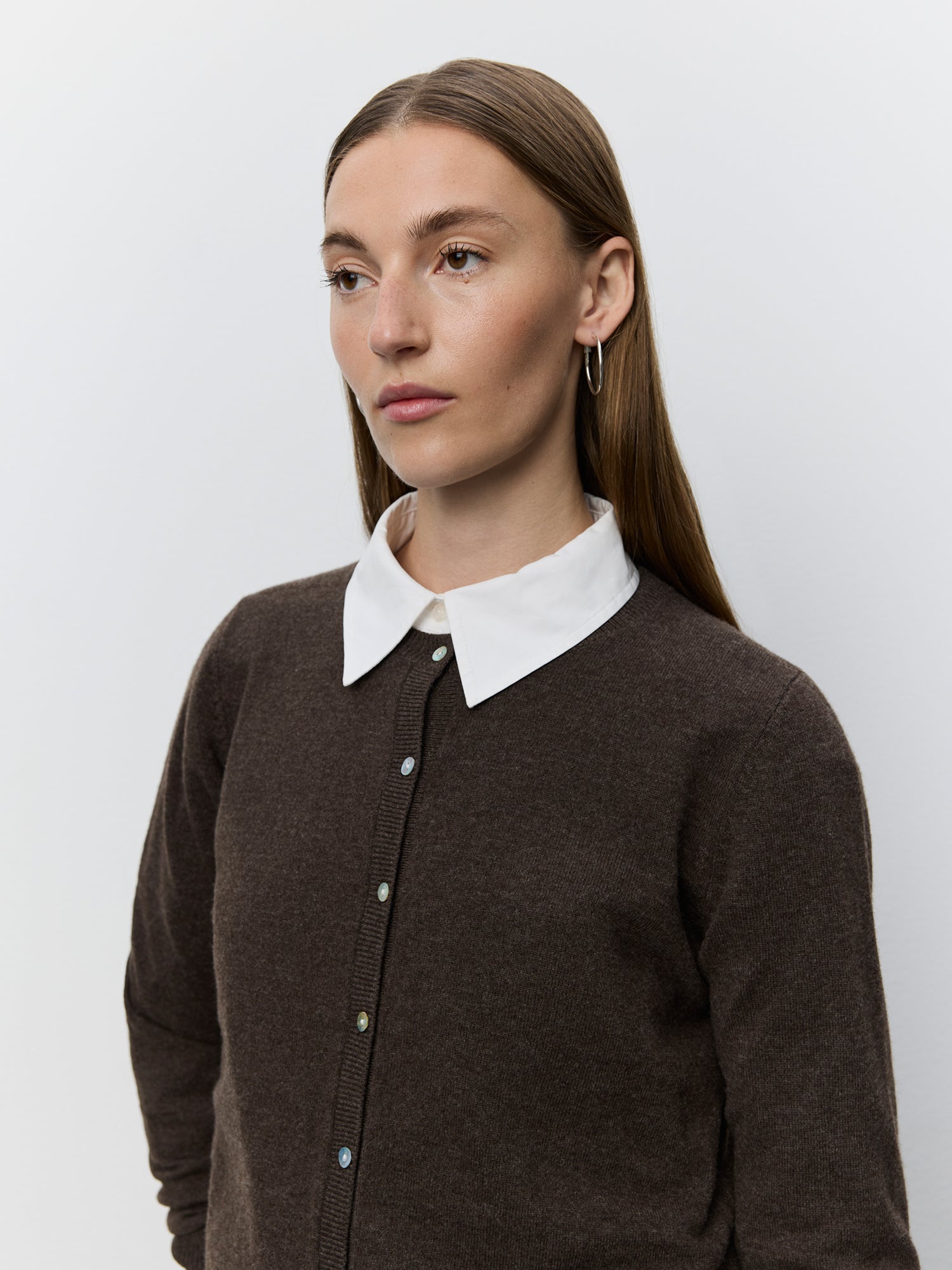 sofie-schnoor-cissesw-cardigan-strickjacke-braun-wolle image 5