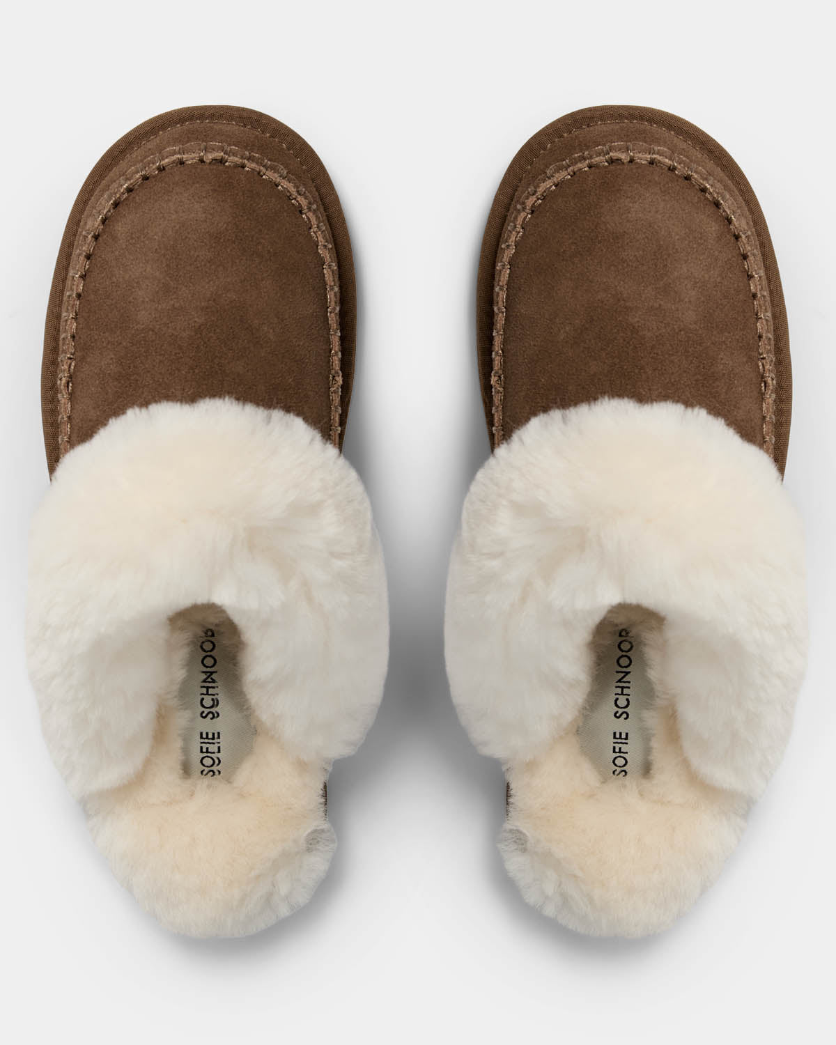 sofie-schnoor-anyasw-indoor-shoe-hausschuh-brown-fudge-lammfell image 5