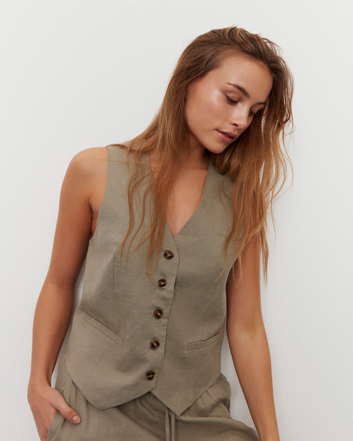 sofie-schnoor-cleohsw-weste-khaki-leinen-viskose image 2