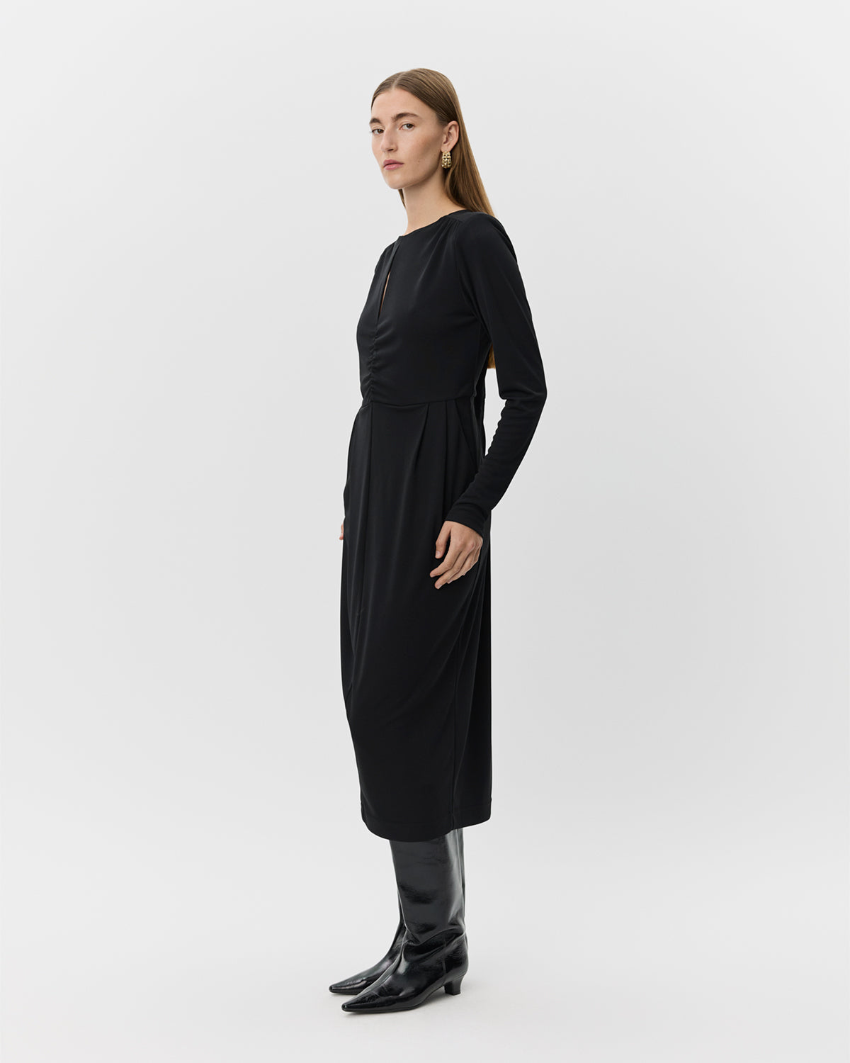 sofie-schnoor-sandrasw-dress-maxikleid-schwarz-langarm image 3