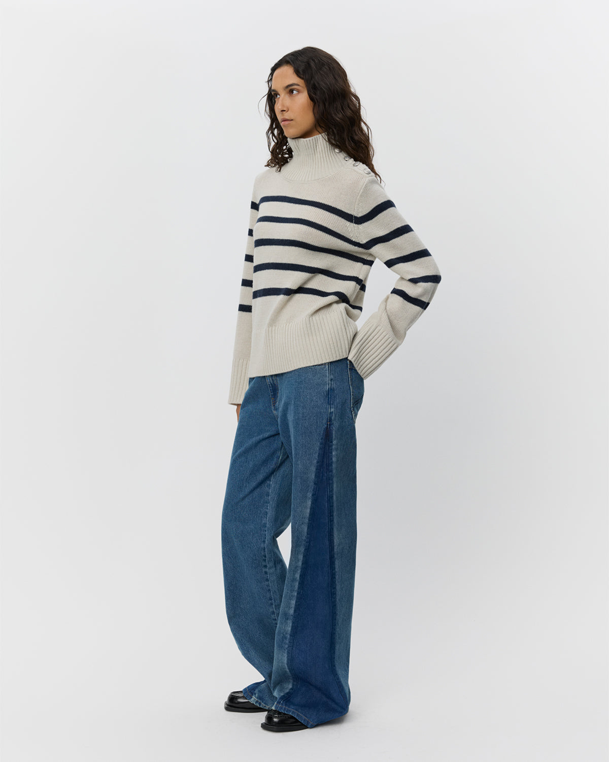 sofie-schnoor-women-margaretsw-pullover-grau-gestreift image 3