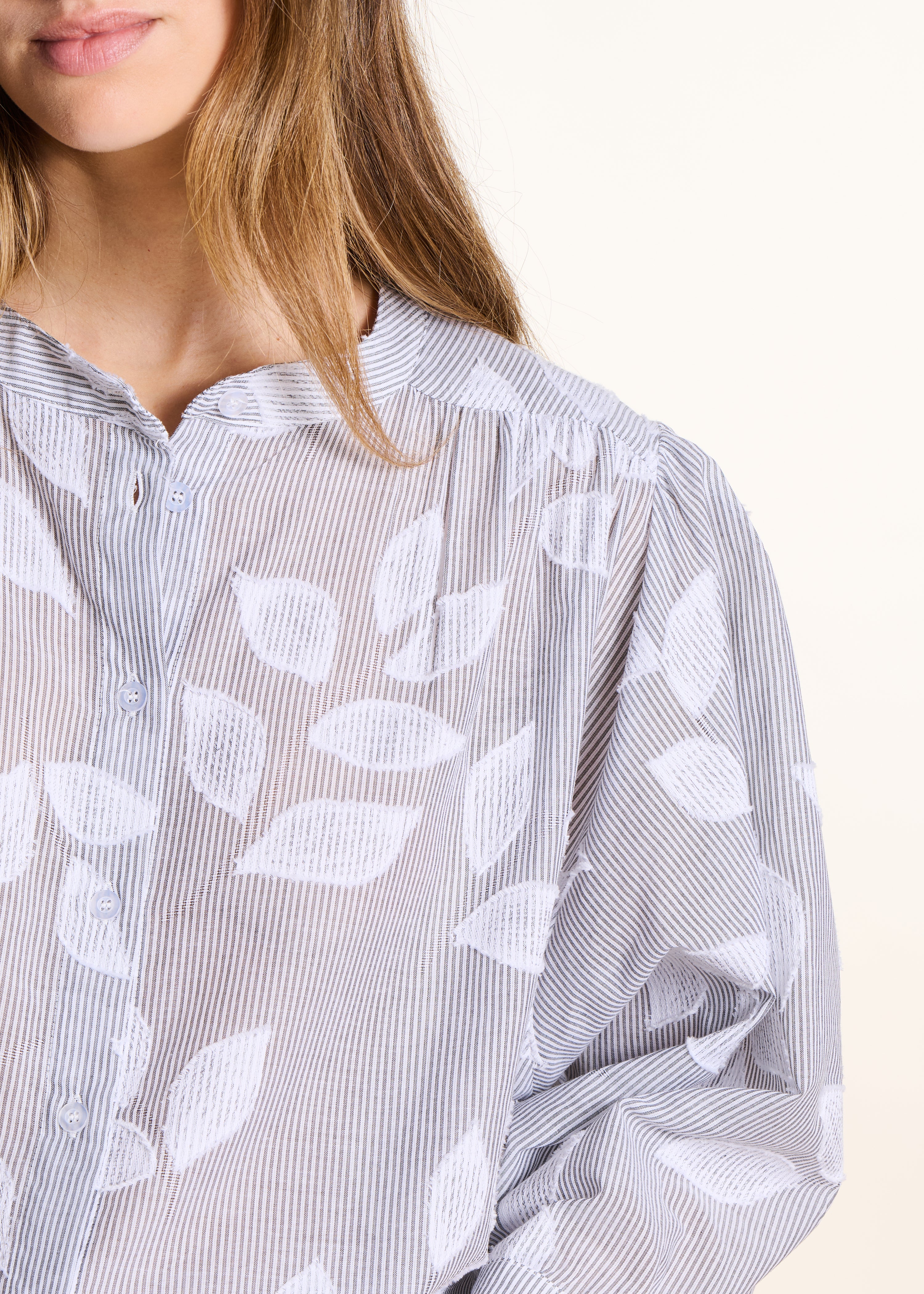 la-f-e-marabout-e-douwina-bluse-schwarz-baumwolle-floral image 5