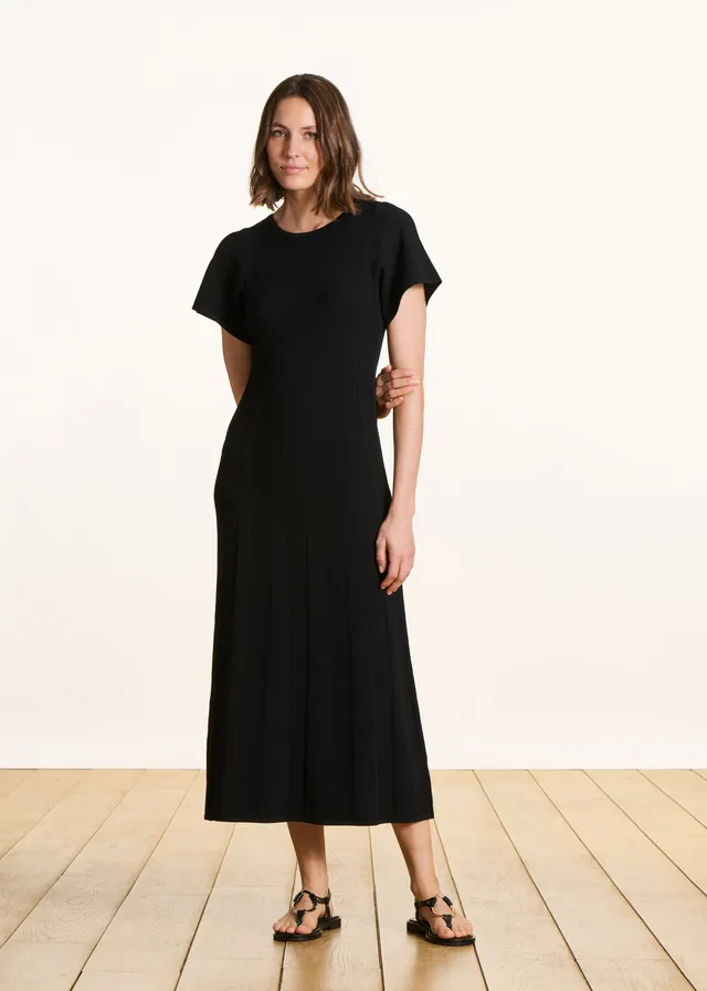 la-f-e-marabout-e-feni-maxikleid-schwarz-kurzarm-strick image 1