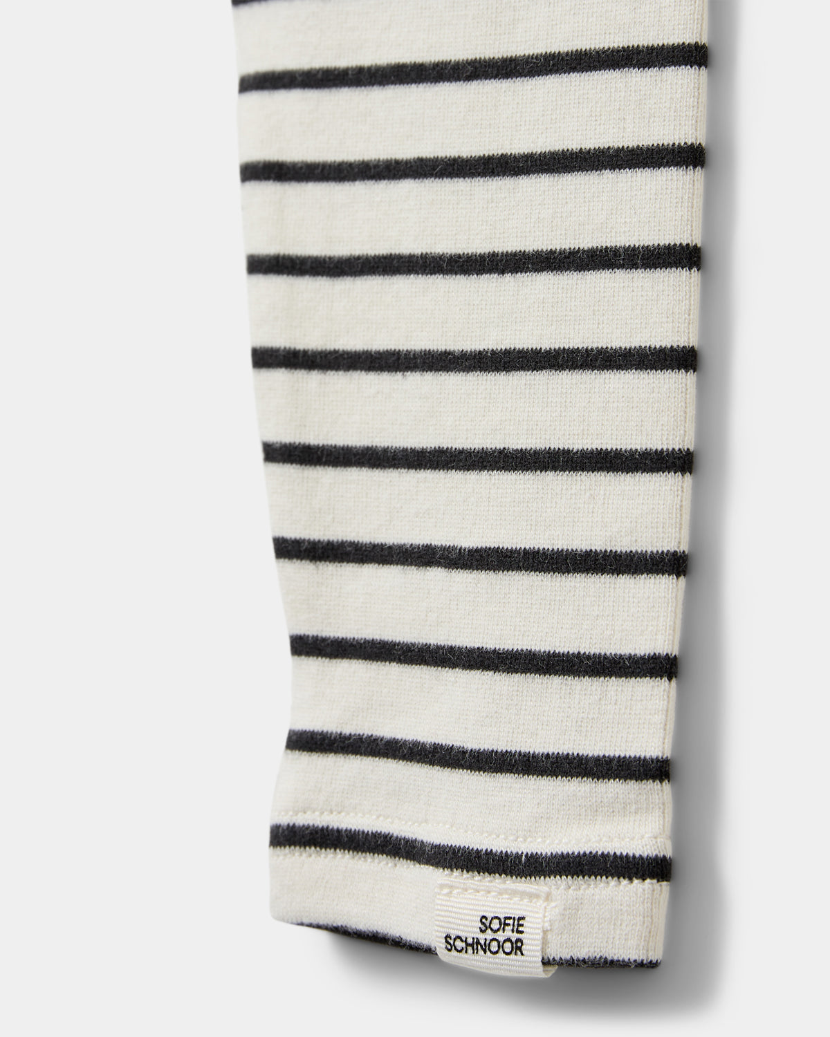 sofie-schnoor-baby-samsb-leggings-schwarz-gestreift-baumwolle image 3