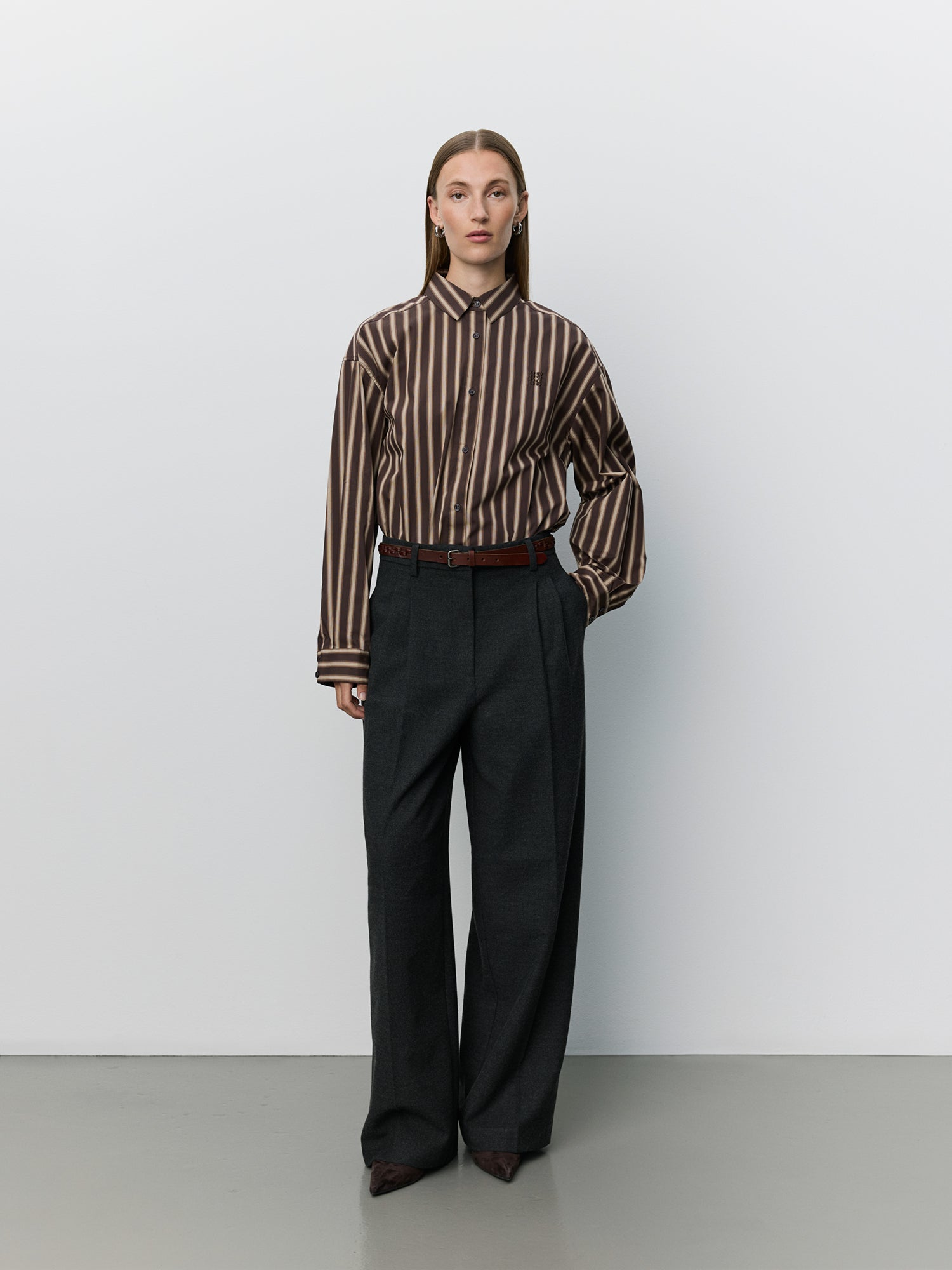 sofie-schnoor-women-mercysw-shirt-braun-gestreift-oversized image 2