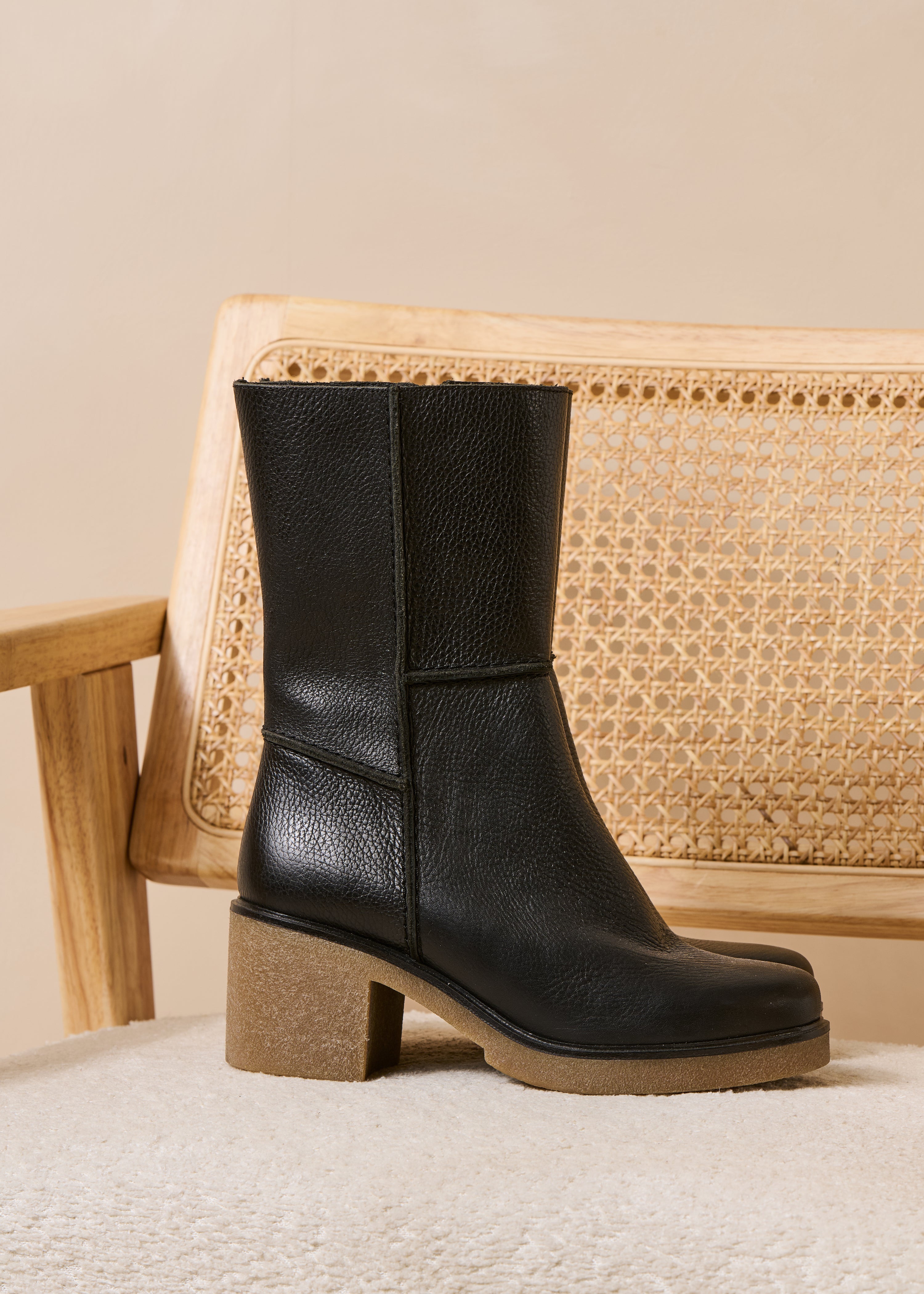 la-f-e-marabout-e-tansu-stiefeletten-schwarz-leder-absatz image 2