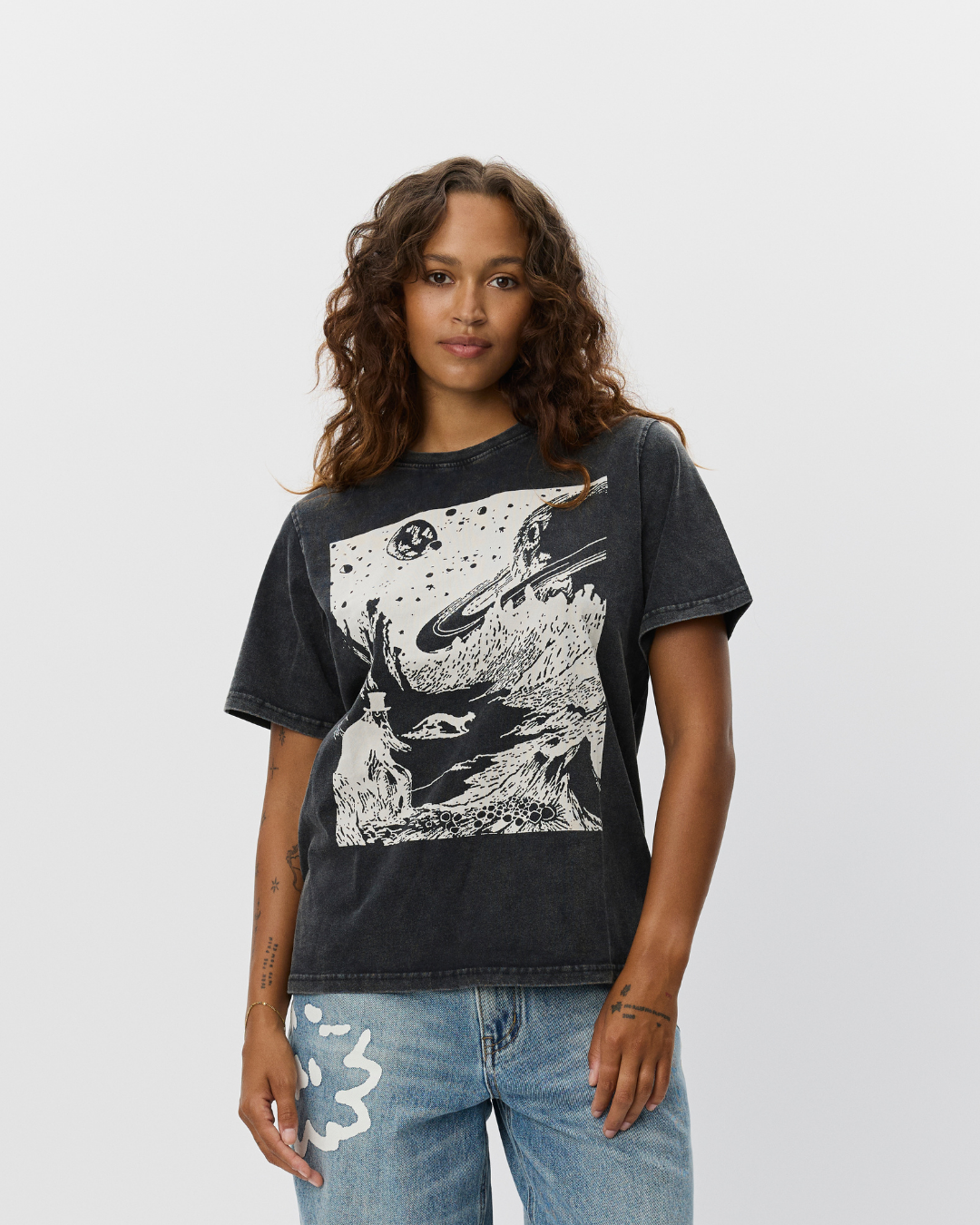 sofie-schnoor-women-zenasw-t-shirt-washed-black-moomin image 7