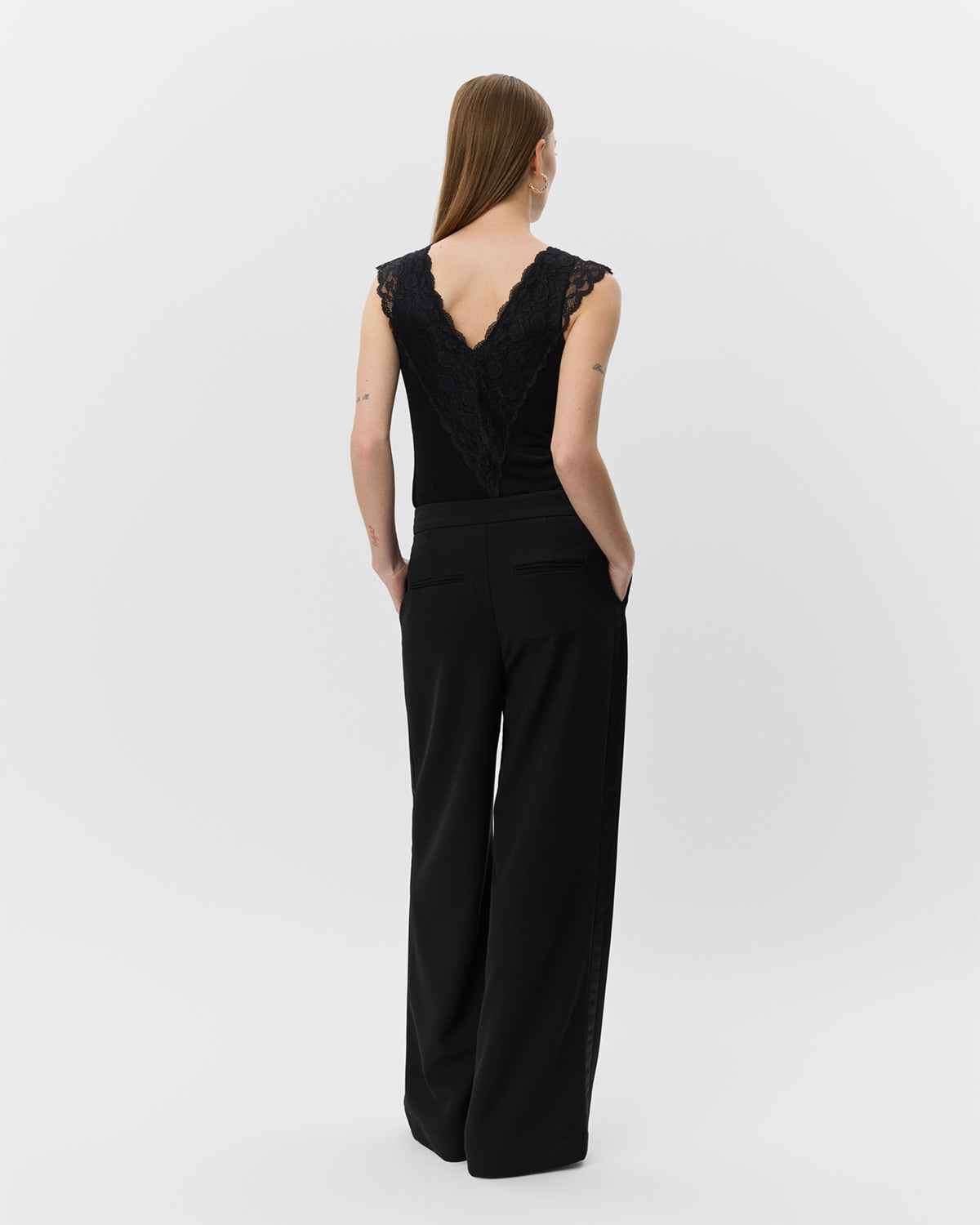 sofie-schnoor-women-pansysw-top-schwarz-spitze image 4