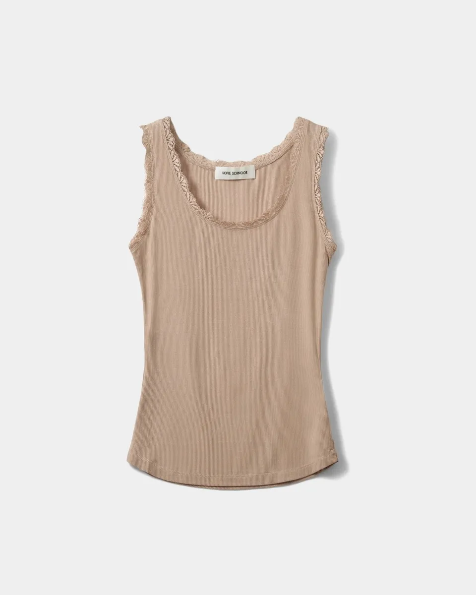 sofie-schnoor-women-ulrikkesw-top-beige-spitze image 1