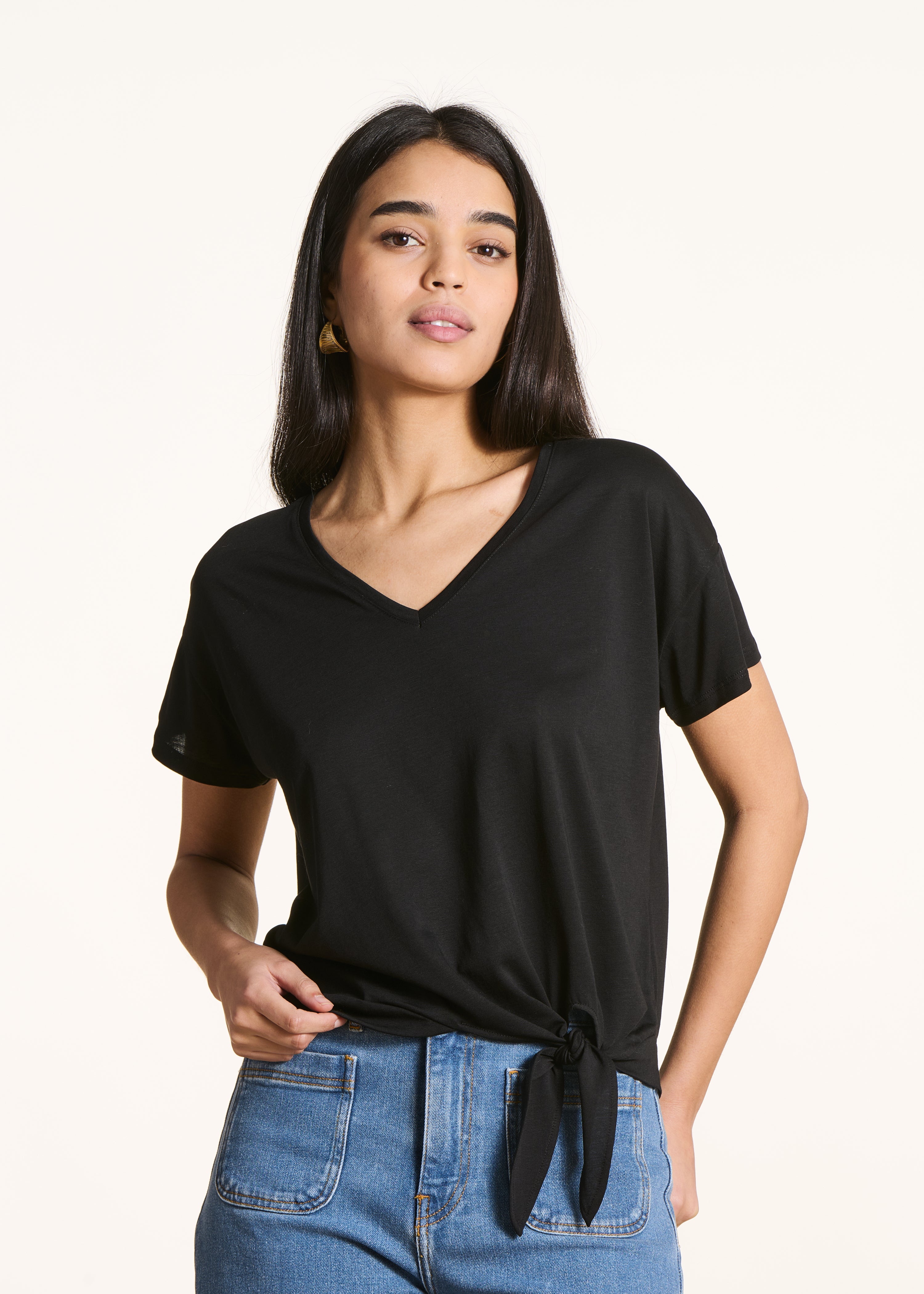 la-f-e-marabout-e-tops-t-shirt-schwarz-lyocell-v-ausschnitt image 1