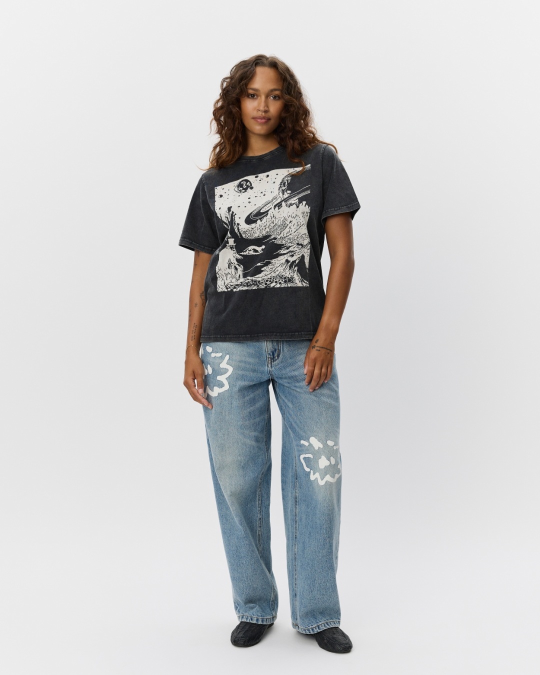 sofie-schnoor-women-zenasw-t-shirt-washed-black-moomin image 2