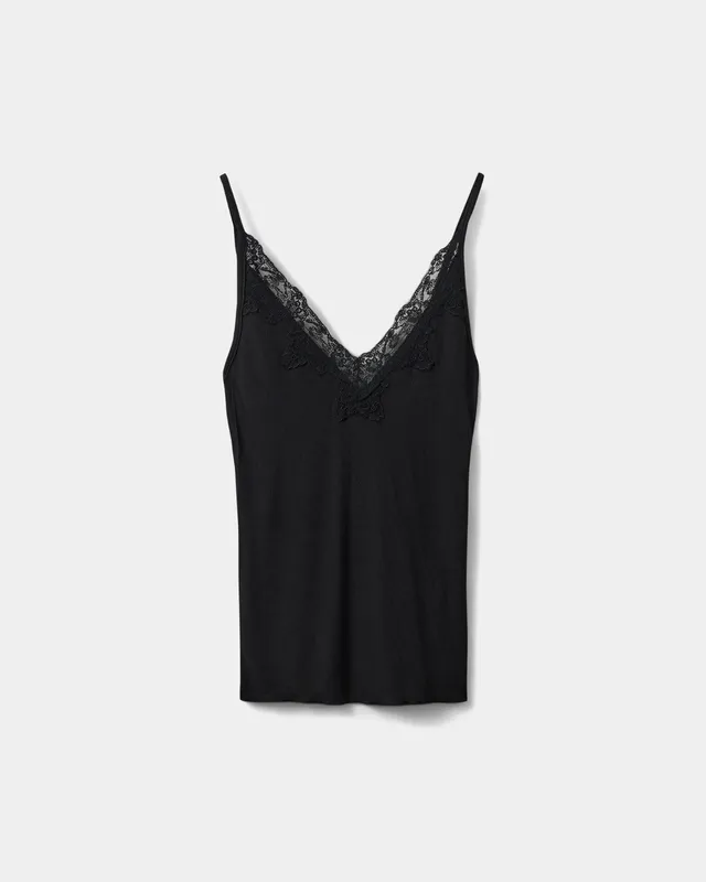 sofie-schnoor-women-danillasw-top-schwarz-spitze image 1