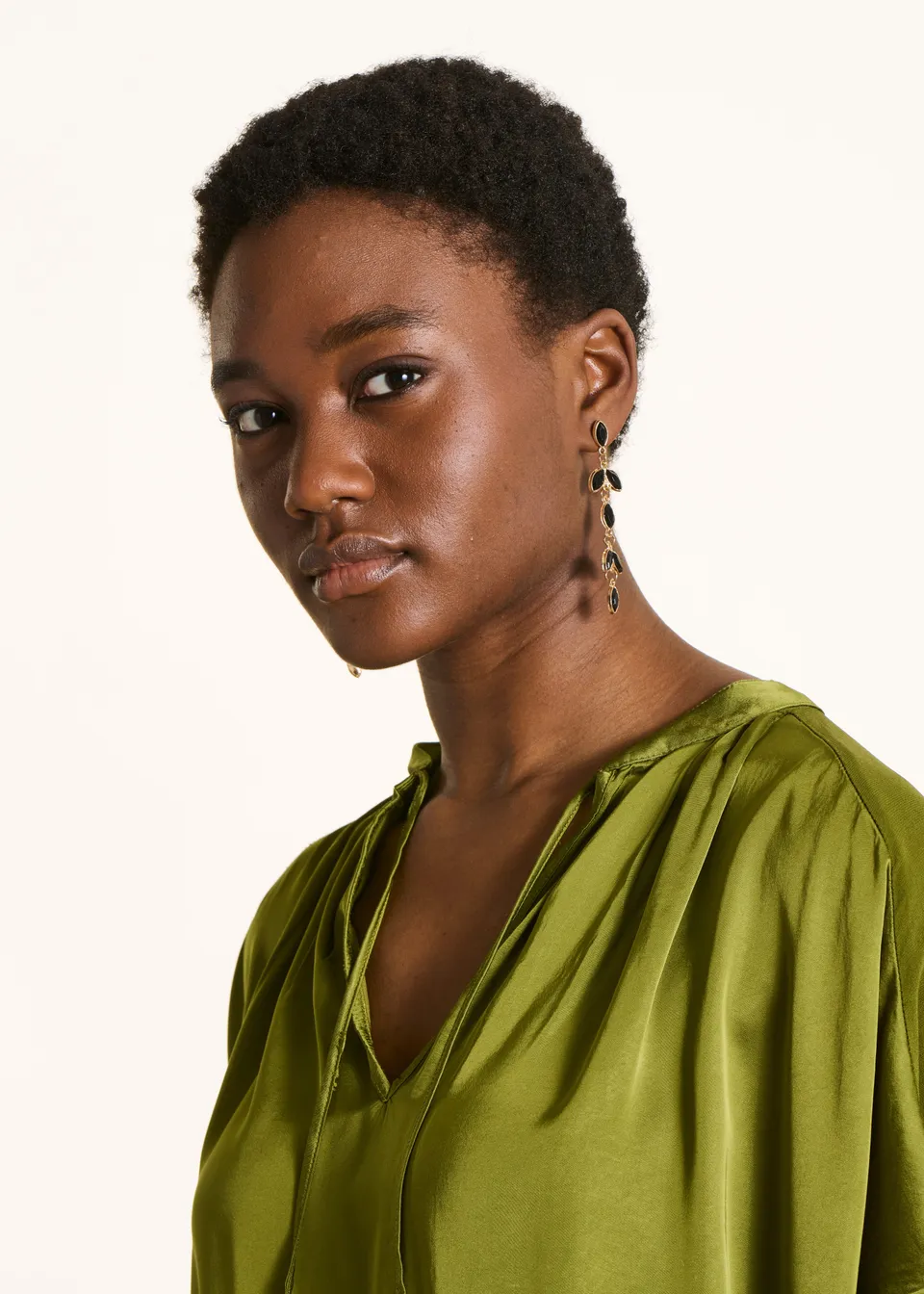 la-f-e-marabout-e-ohrringe-schwarz-gold-h-ngeohrringe-blumen image 1