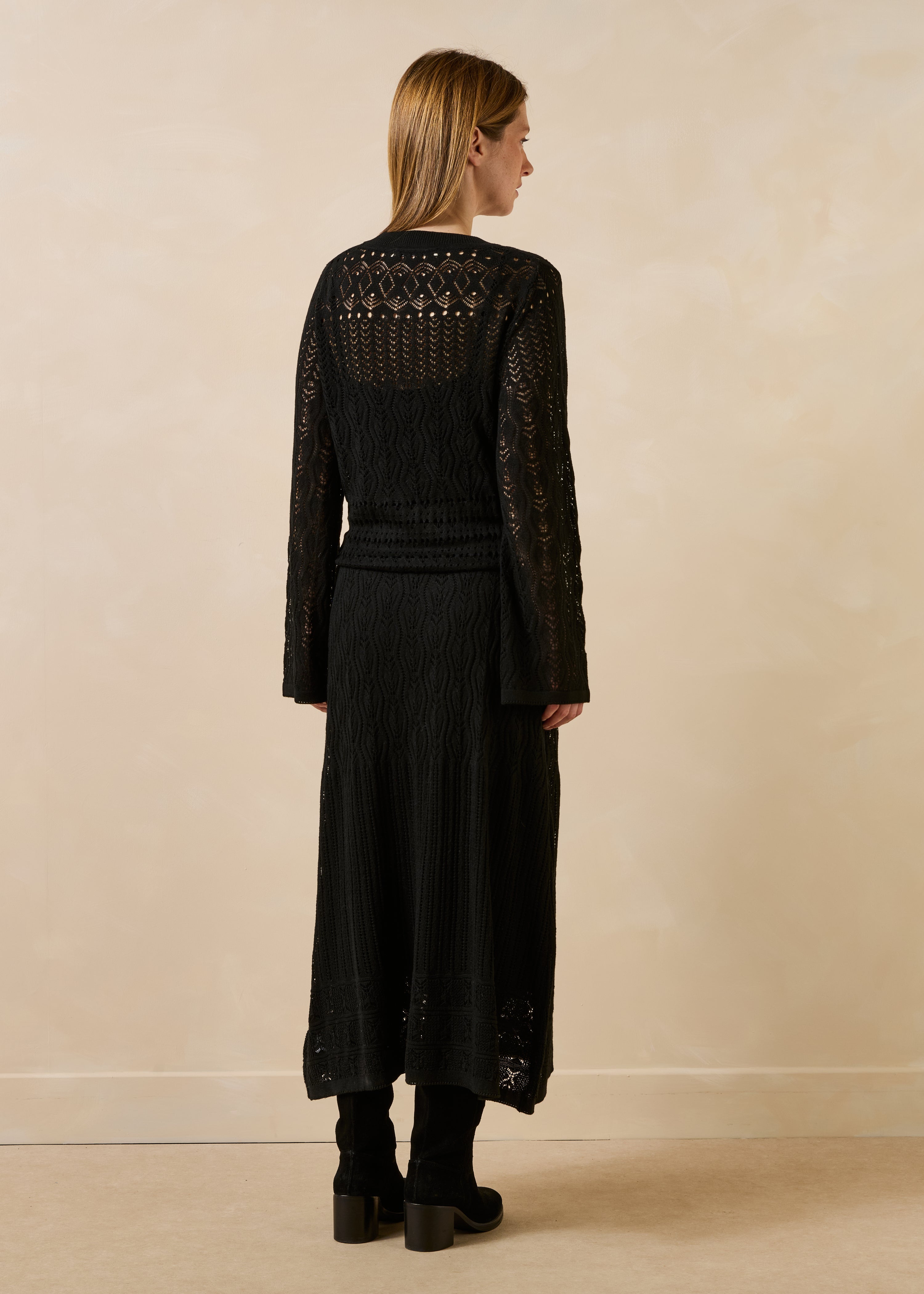 la-f-e-marabout-e-galia-midikleid-schwarz-lochstrick image 3