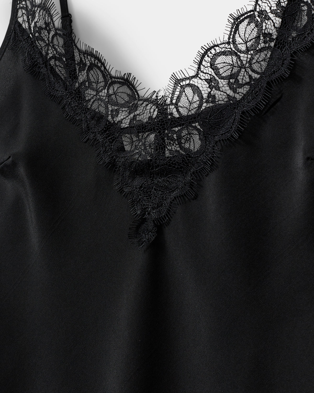 sofie-schnoor-women-aggiesw-top-schwarz-seide-spitze image 3