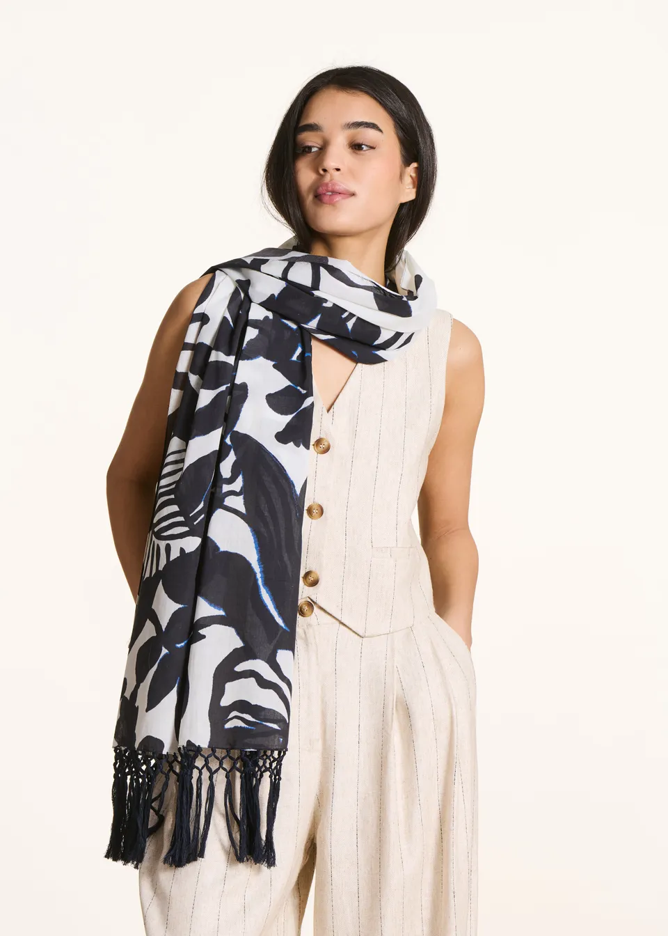 la-f-e-marabout-e-foulard-tuch-ecru-schwarz-floral-baumwolle image 1