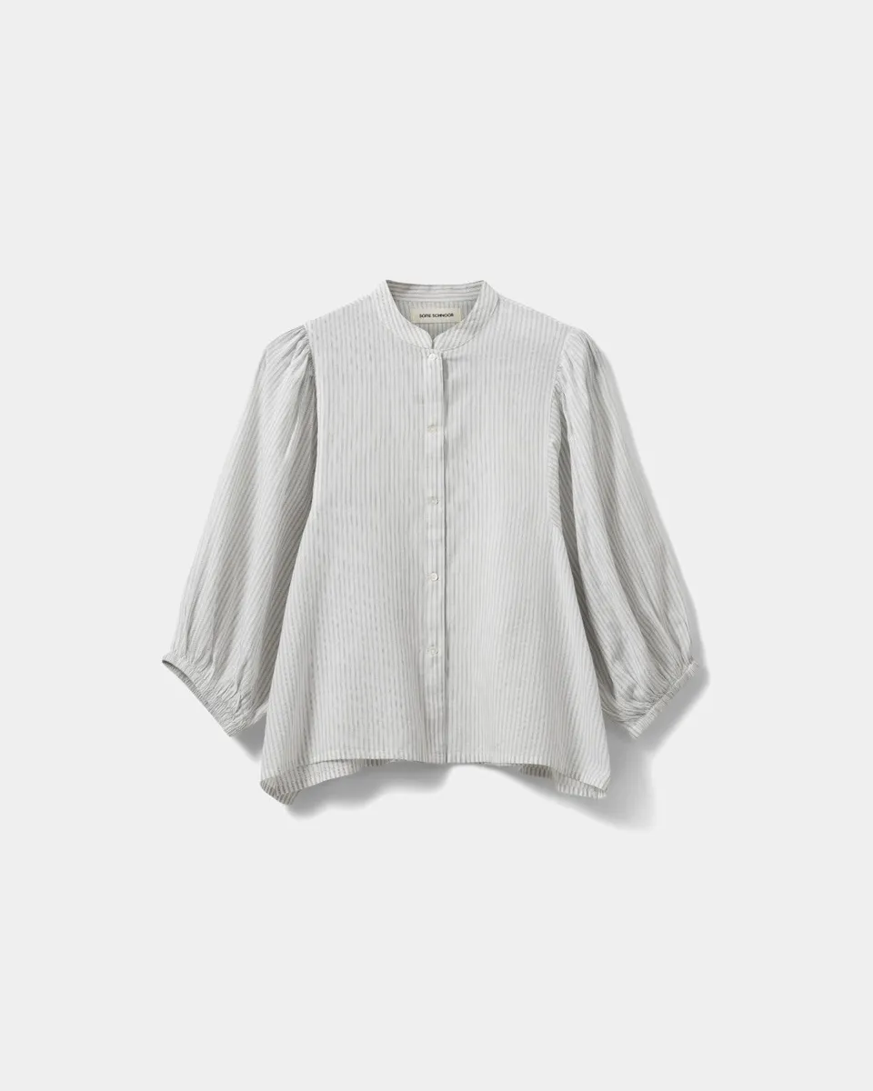 sofie-schnoor-women-viljasw-bluse-off-white-navy-baumwolle image 1